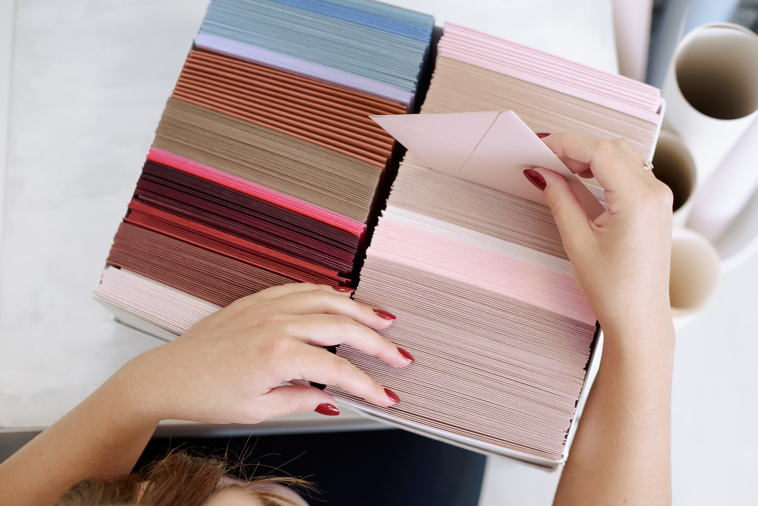 Контент-съемка студии свадебных приглашений Люпин. Семейный и свадебный фотограф в Санкт-Петербурге Серафима Смирнова