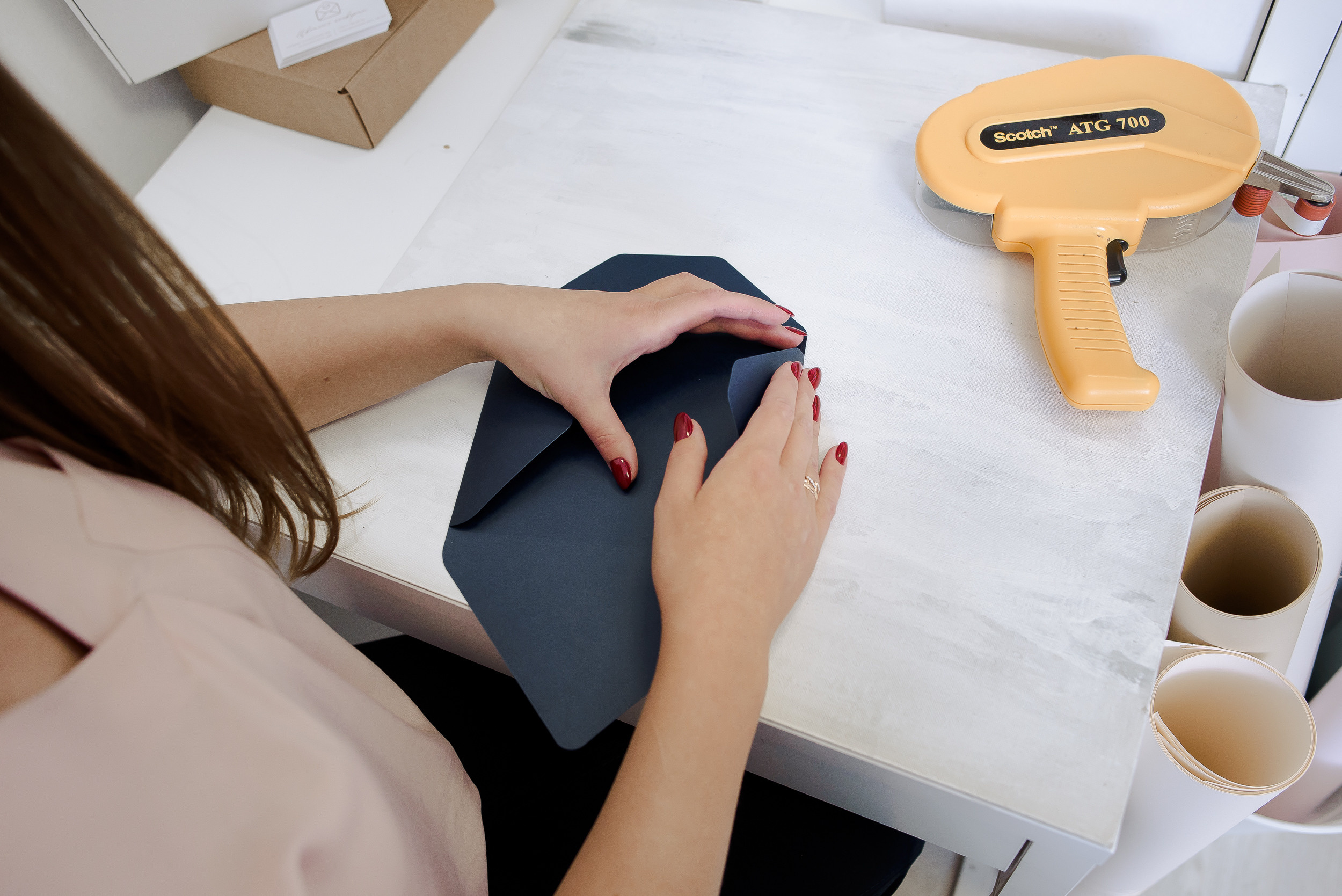 Контент-съемка студии свадебных приглашений Люпин. Семейный и свадебный фотограф в Санкт-Петербурге Серафима Смирнова