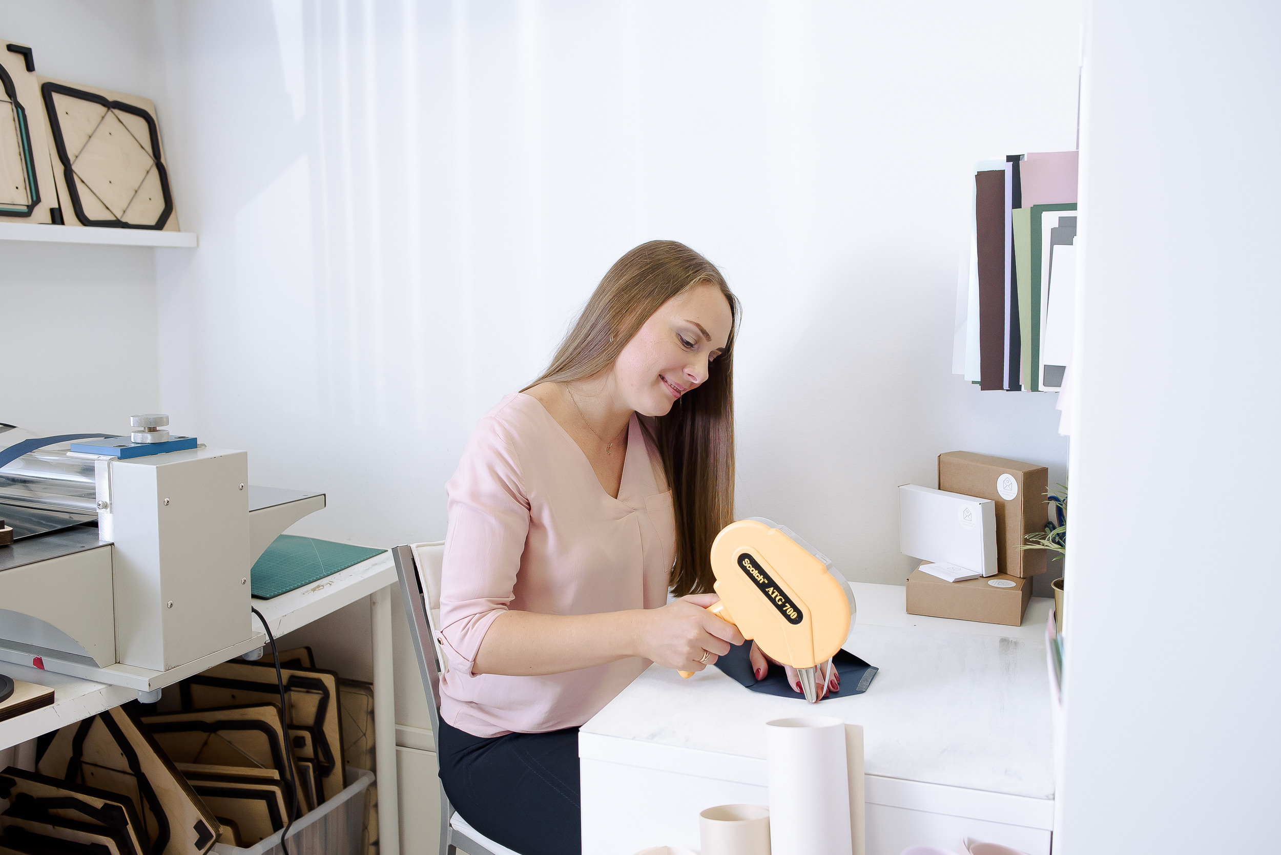 Контент-съемка студии свадебных приглашений Люпин. Семейный и свадебный фотограф в Санкт-Петербурге Серафима Смирнова