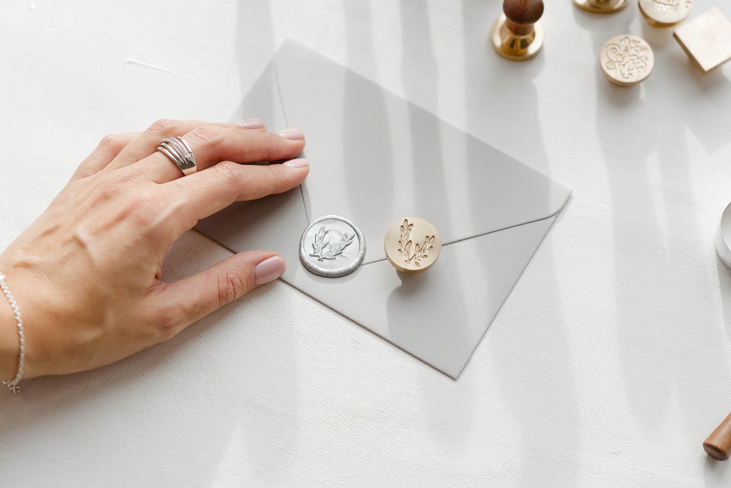 Контент-съемка студии свадебных приглашений Люпин. Семейный и свадебный фотограф в Санкт-Петербурге Серафима Смирнова