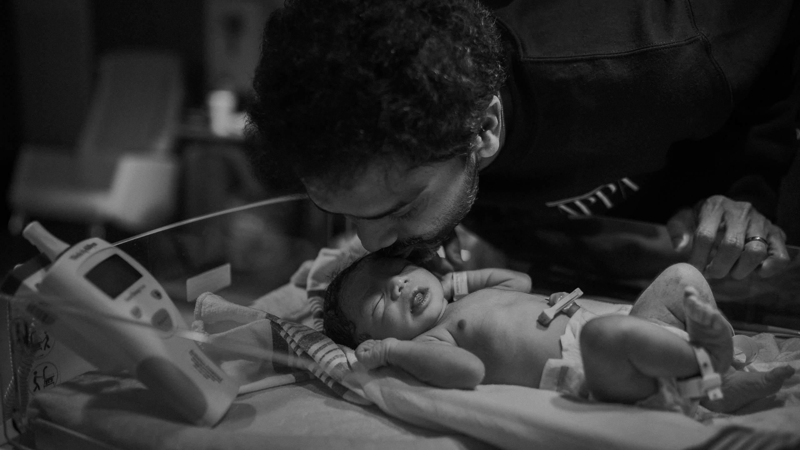 Birth photographer Austin, TX | Raw, powerful, & unfiltered storytelling | Anny Smirnova
