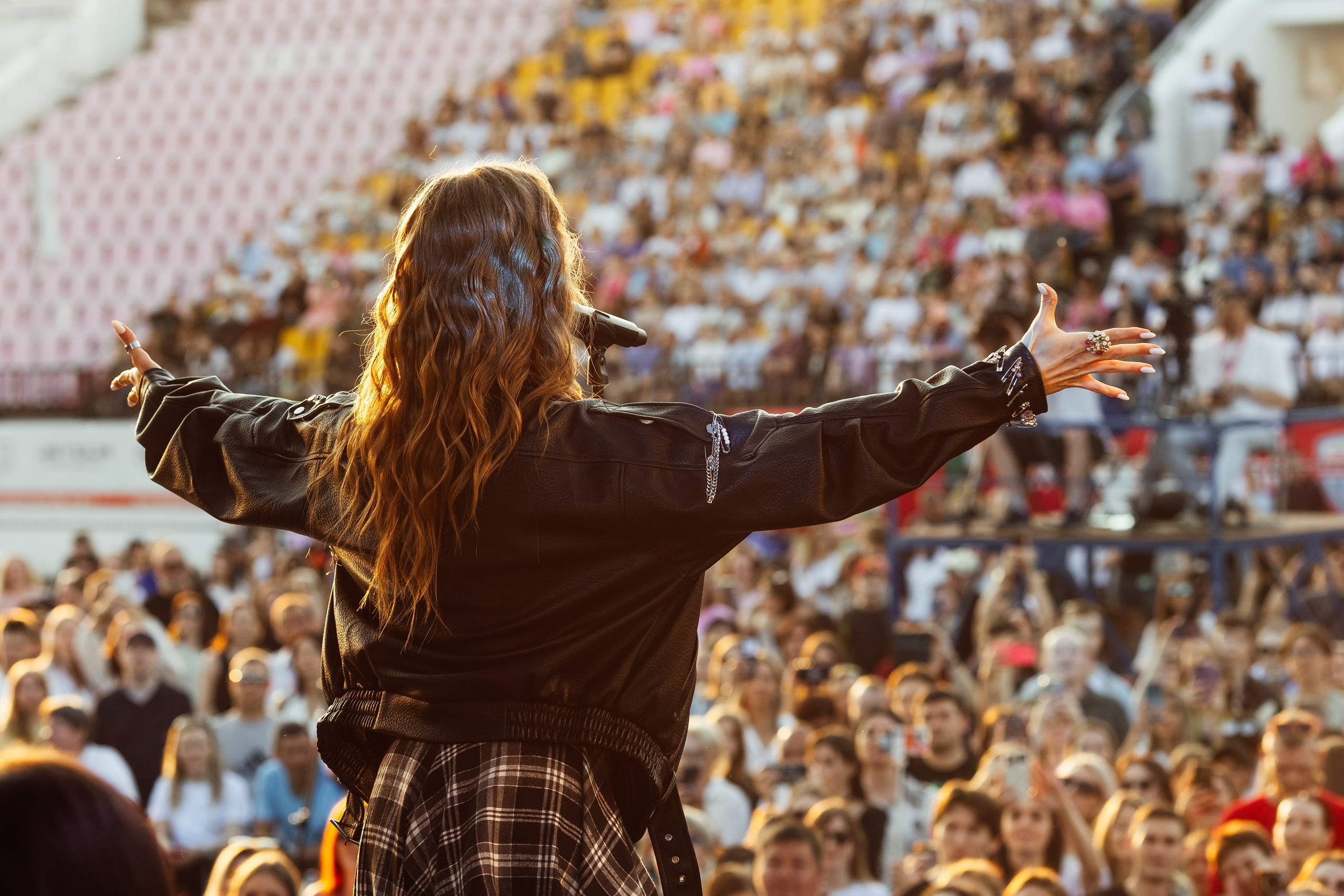 Рок-хиты с Симфоническим оркестром. Вокалистка Мария Сиротенко