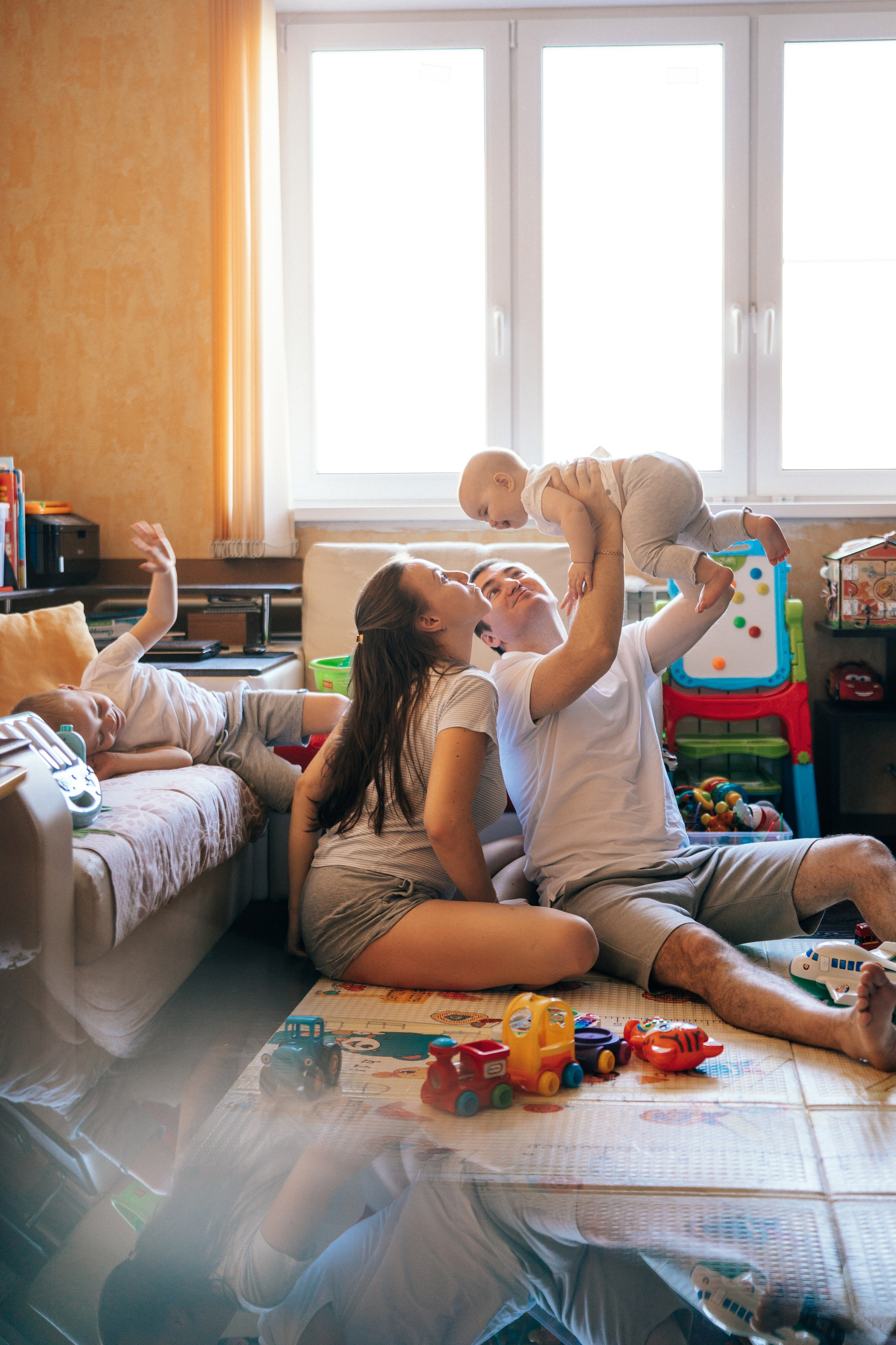 Веселая домашняя фотосессия. Детский, семейный и ньюборн фотограф в Москве Юлия Шуарт