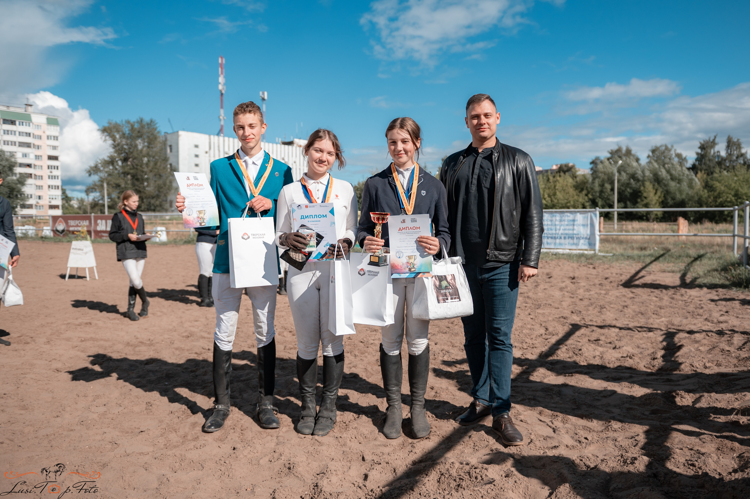 Конкур. Чемпионат и Первенство Тверской области. Конный и фотограф с животными в Твери Топталова Люся