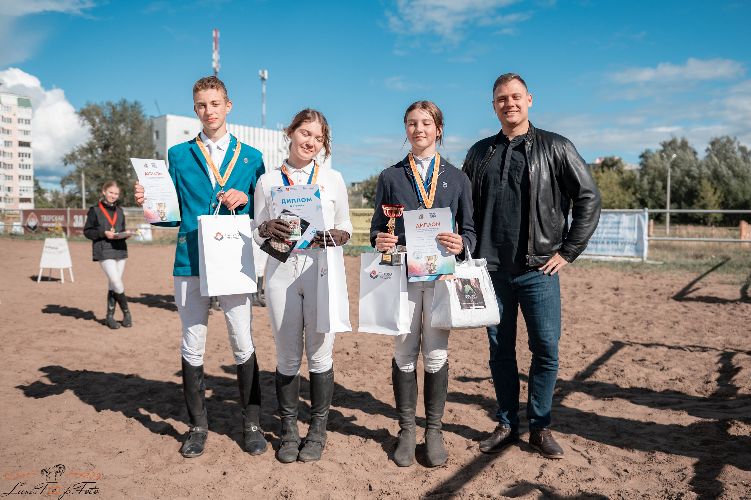 Конкур. Чемпионат и Первенство Тверской области. Конный и фотограф с животными в Твери Топталова Люся