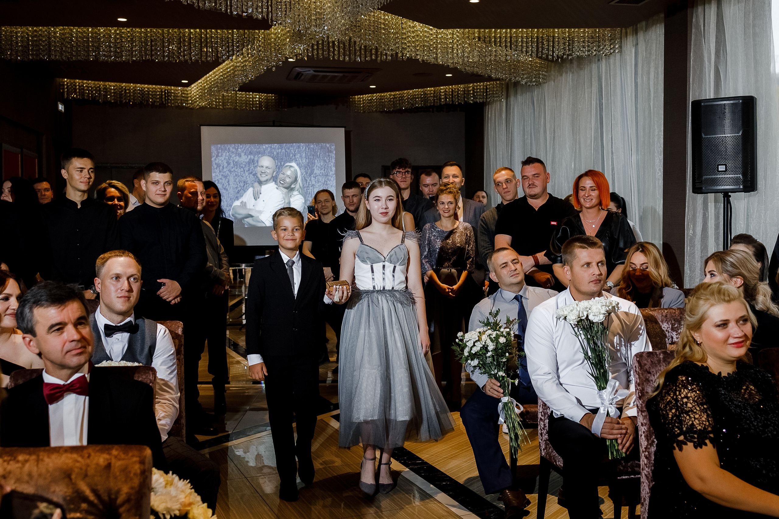 Чувственная фотосессия невесты в шикарном номере гостиницы. Олег Сверчков | Свадебный фотограф Вологда