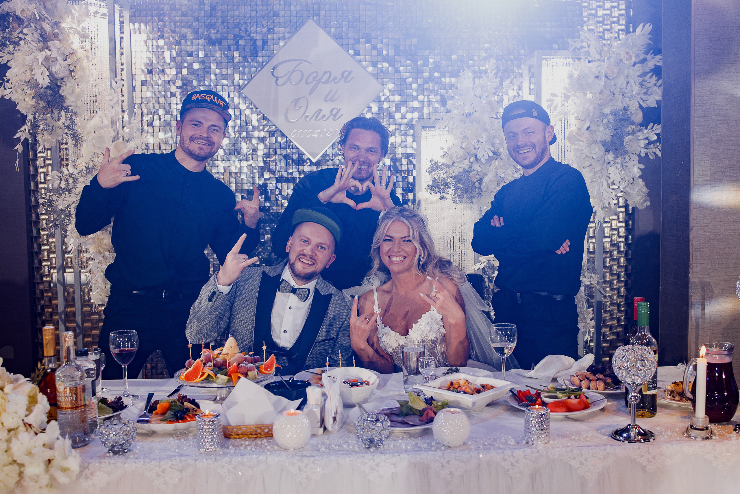 Чувственная фотосессия невесты в шикарном номере гостиницы. Олег Сверчков | Свадебный фотограф Вологда