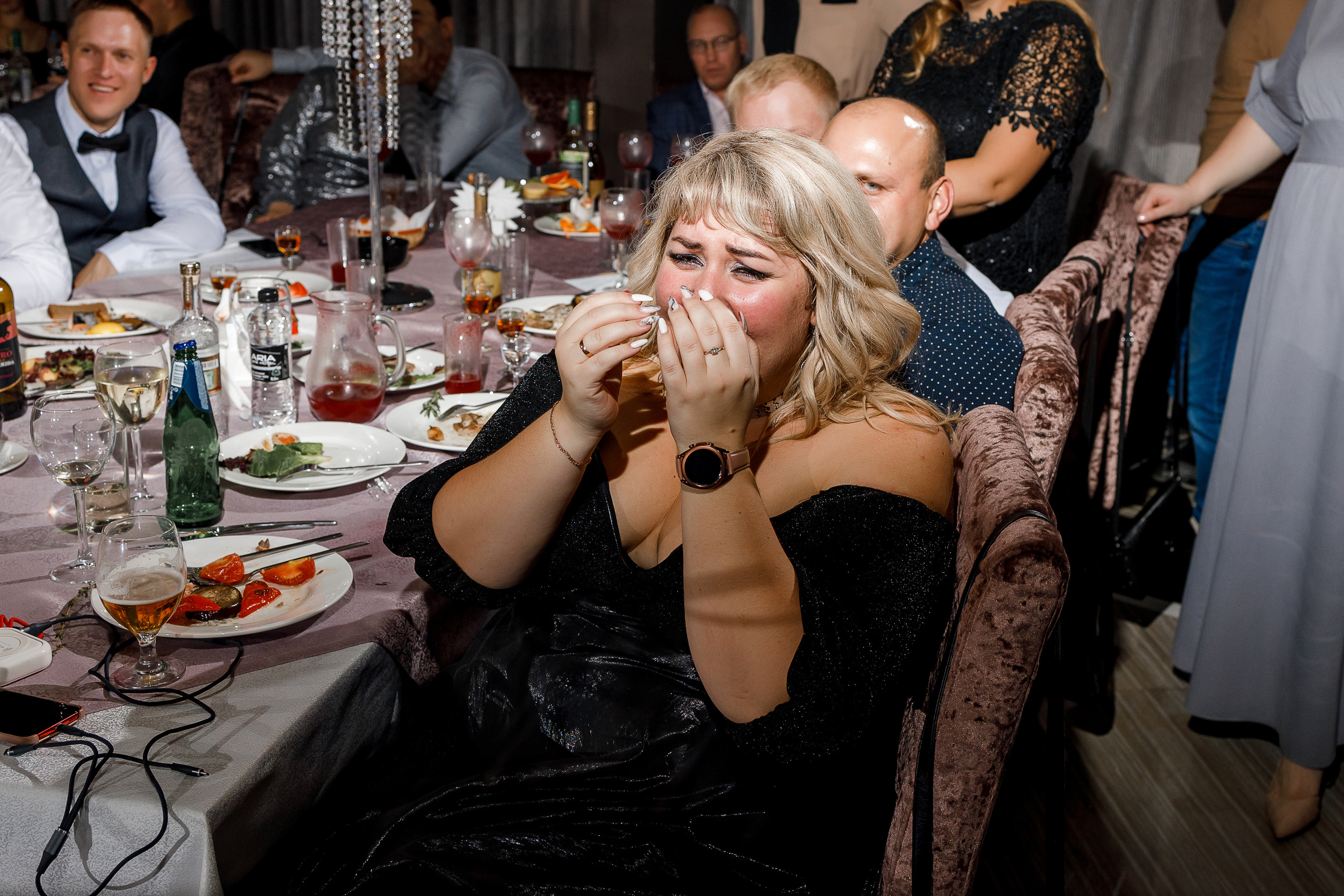 Чувственная фотосессия невесты в шикарном номере гостиницы. Олег Сверчков | Свадебный фотограф Вологда