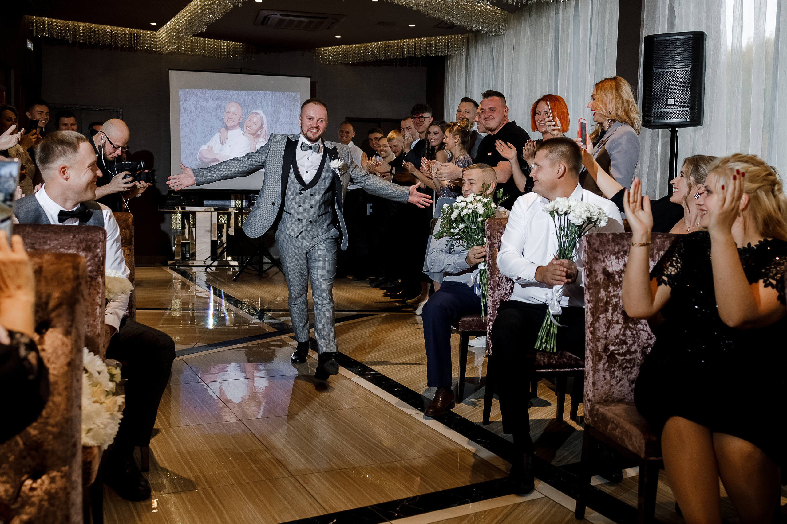 Чувственная фотосессия невесты в шикарном номере гостиницы. Олег Сверчков | Свадебный фотограф Вологда