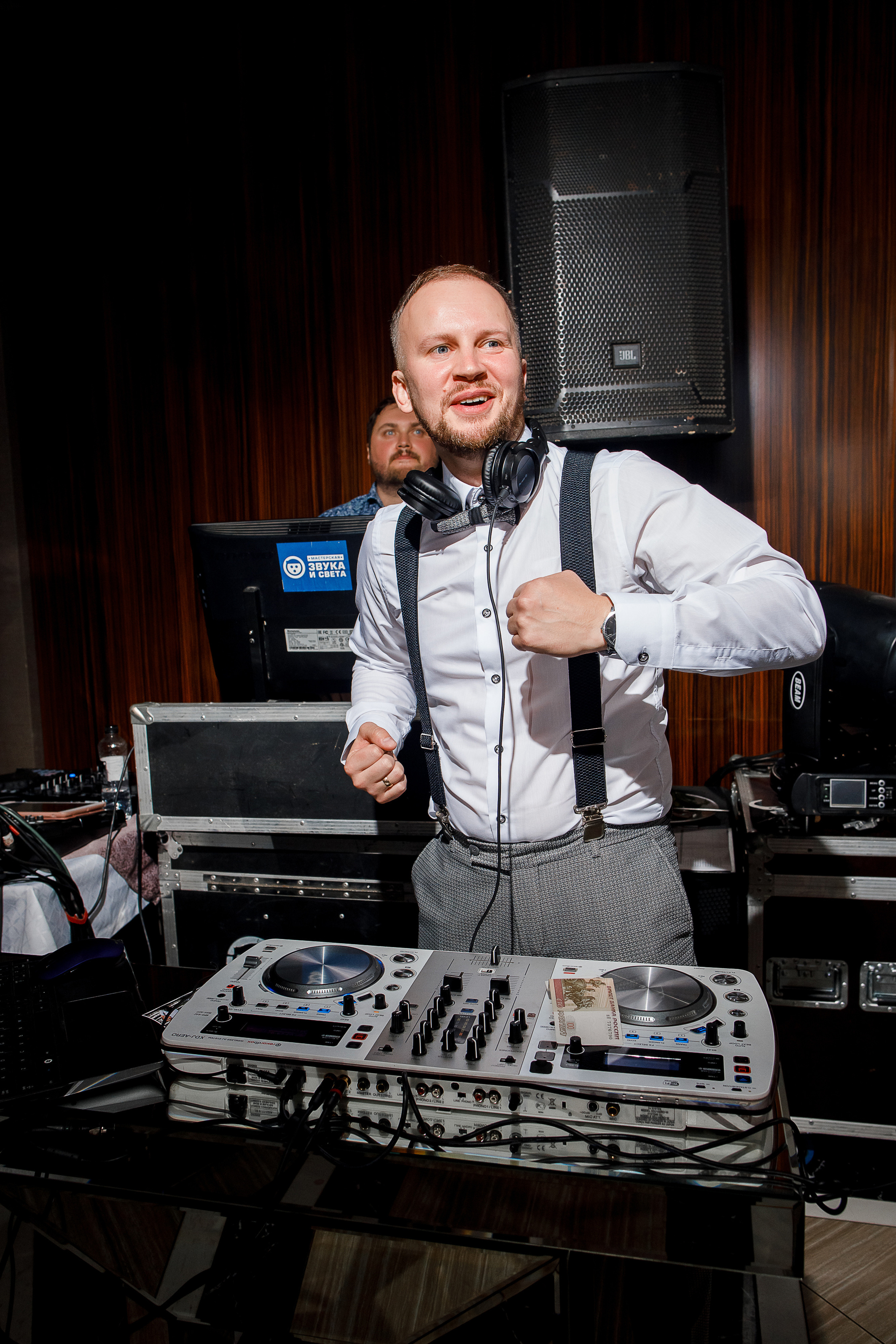 Чувственная фотосессия невесты в шикарном номере гостиницы. Олег Сверчков | Свадебный фотограф Вологда