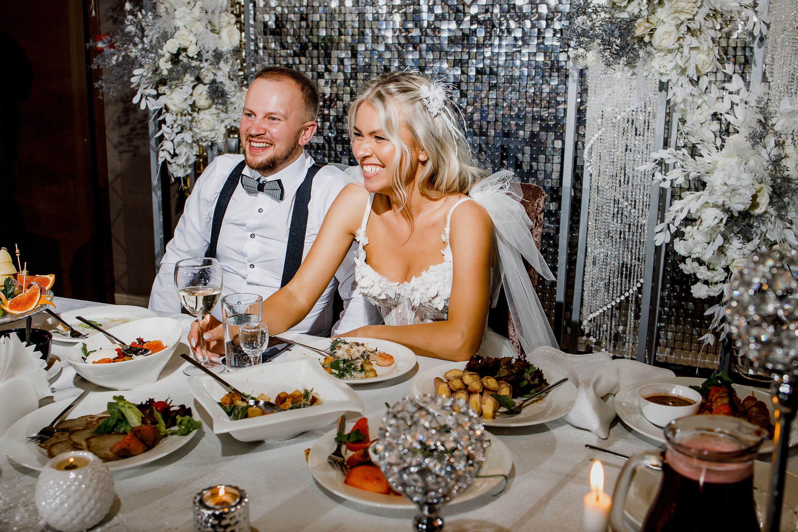 Чувственная фотосессия невесты в шикарном номере гостиницы. Олег Сверчков | Свадебный фотограф Вологда