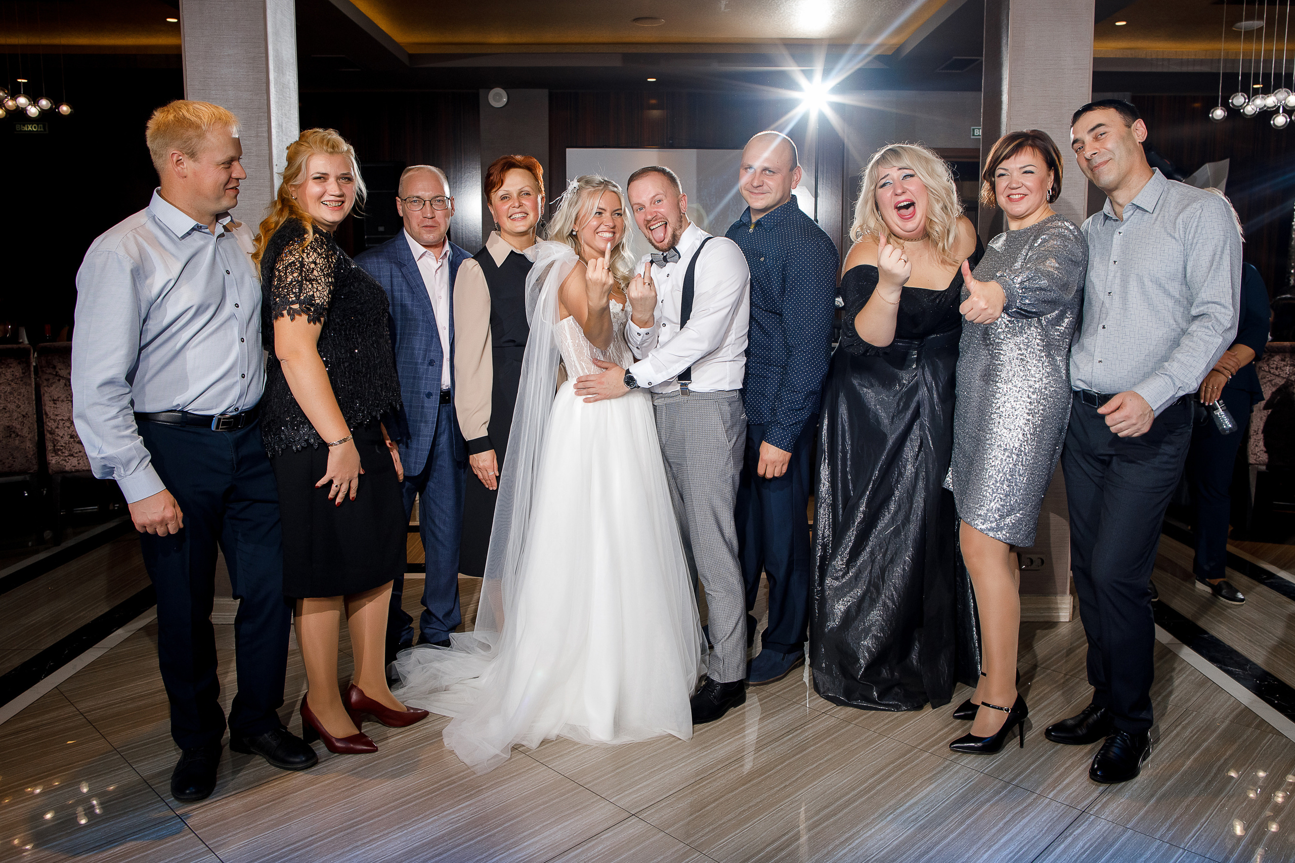 Чувственная фотосессия невесты в шикарном номере гостиницы. Олег Сверчков | Свадебный фотограф Вологда