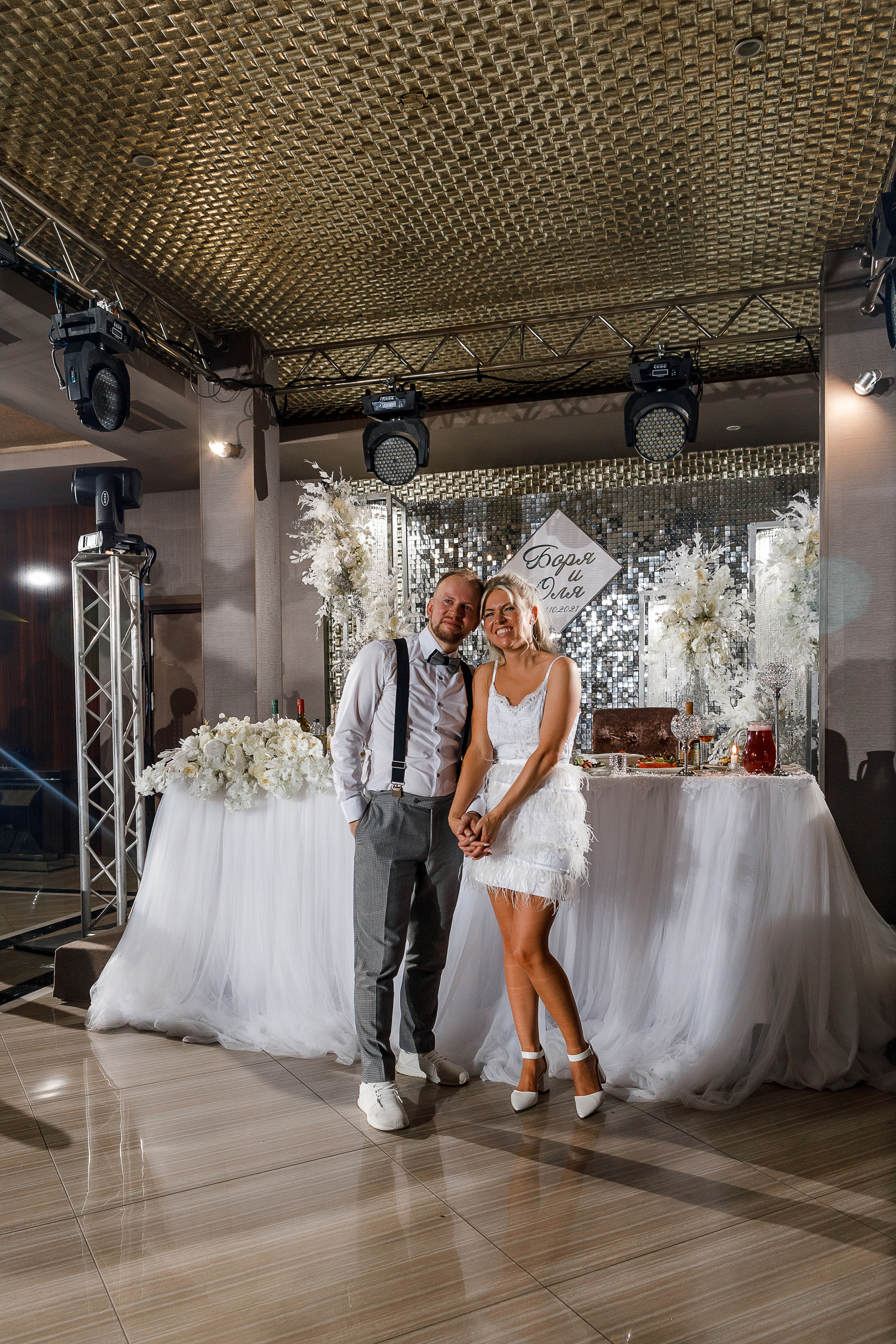 Чувственная фотосессия невесты в шикарном номере гостиницы. Олег Сверчков | Свадебный фотограф Вологда