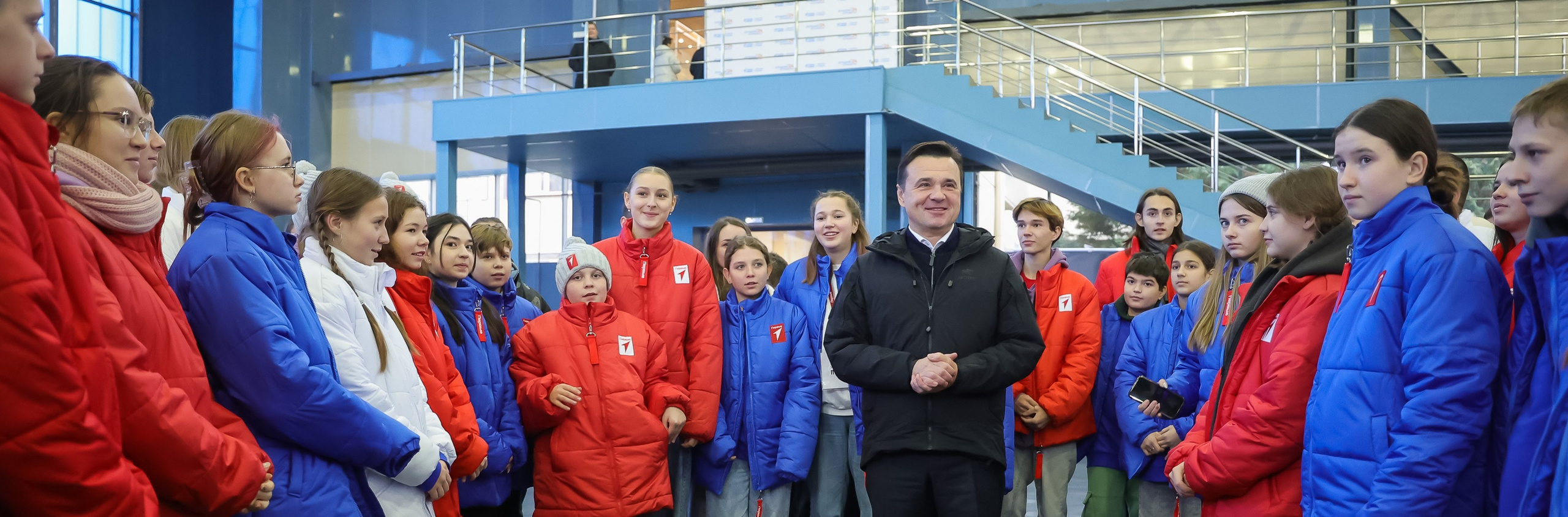 Губернатор Подмосковья Андрей Воробьев вместе с участниками «Движения первых» навестил пилотажные группы. Моя фотография