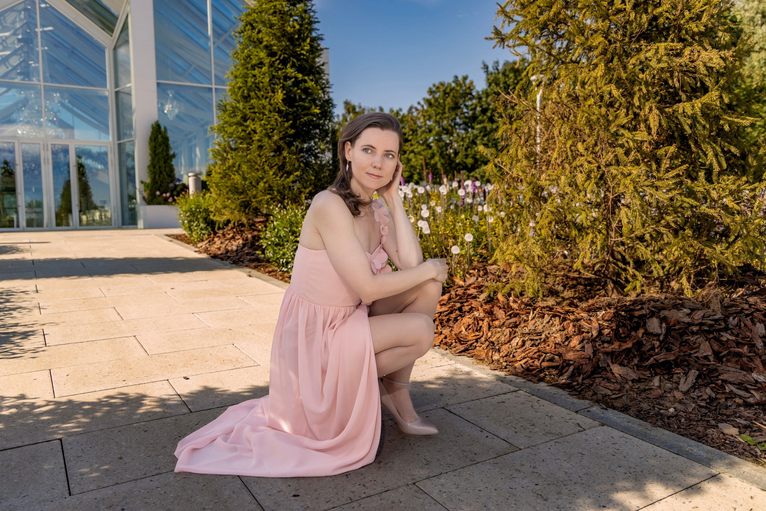 Фотосессия на новой набережной Коломенского: нежность, цветы и вдохновение. Репортажный, семейный и студийный фотограф в Москве Демин Алексей