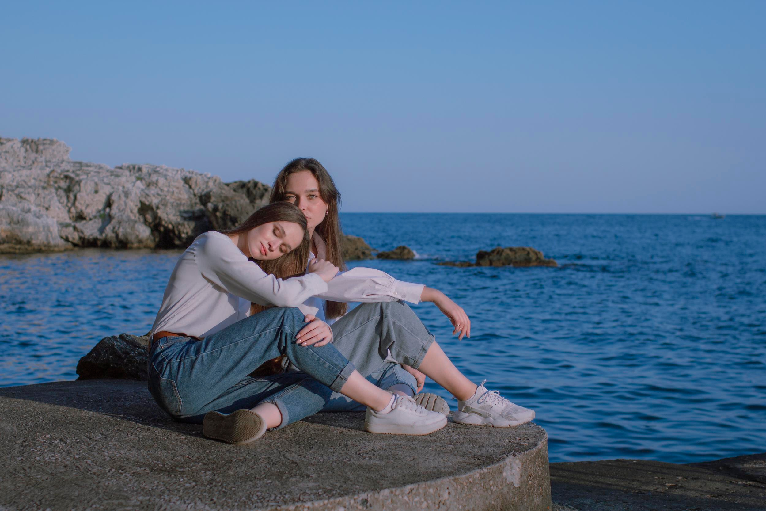 Фотосессия подруг. Морской пляж. Лето 2021. Севастополь. Фотограф и видеограф в Ставрополе Инна Попова