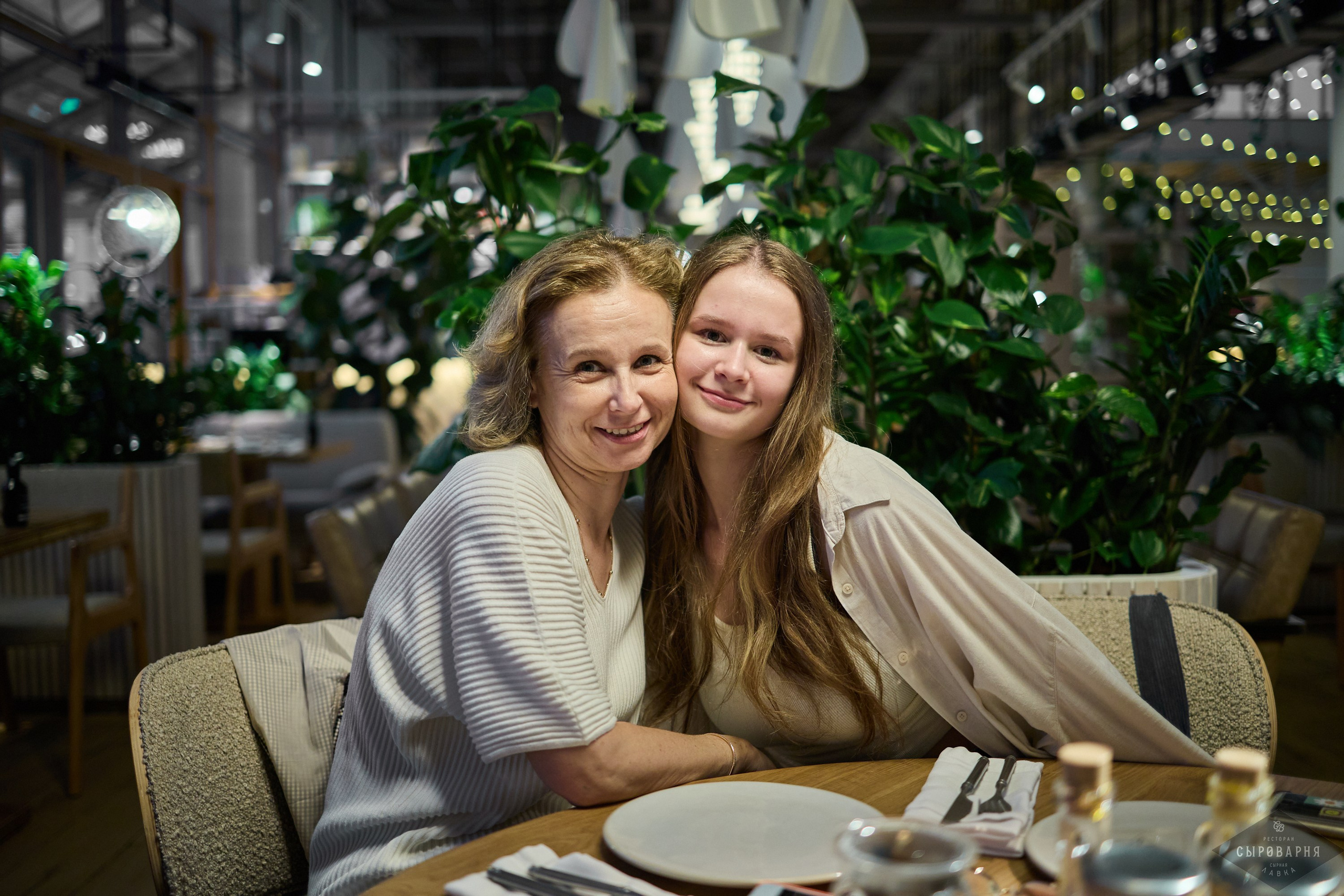 День рождения Алены в Сыроварне. Фотографъ Сергѣевъ. Поймать мгновеніе