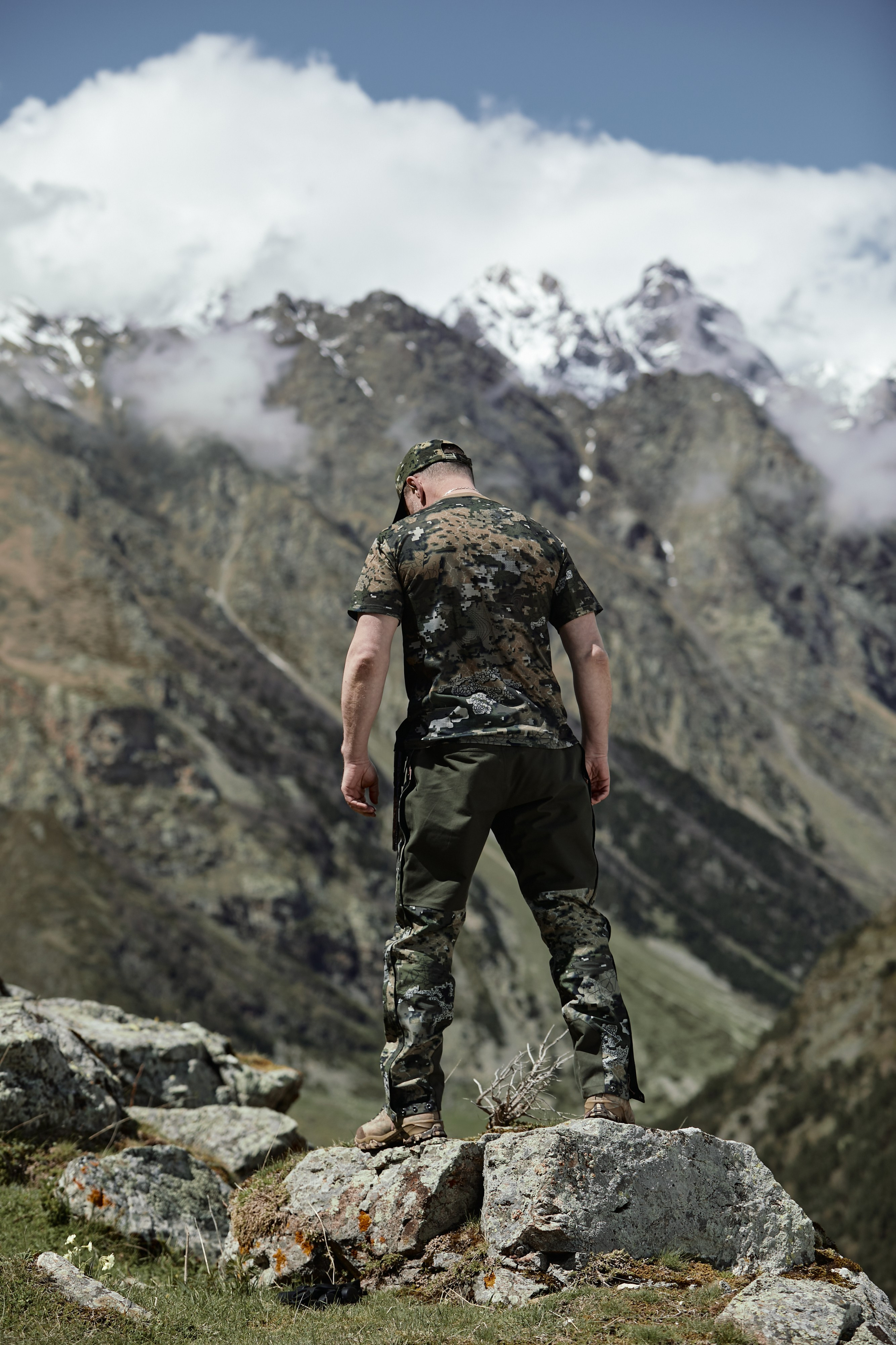 Съемка для бренда охотничьей одежды под ключ. Фотограф Продюсер в горах КБР / Москва Нальчик Горы