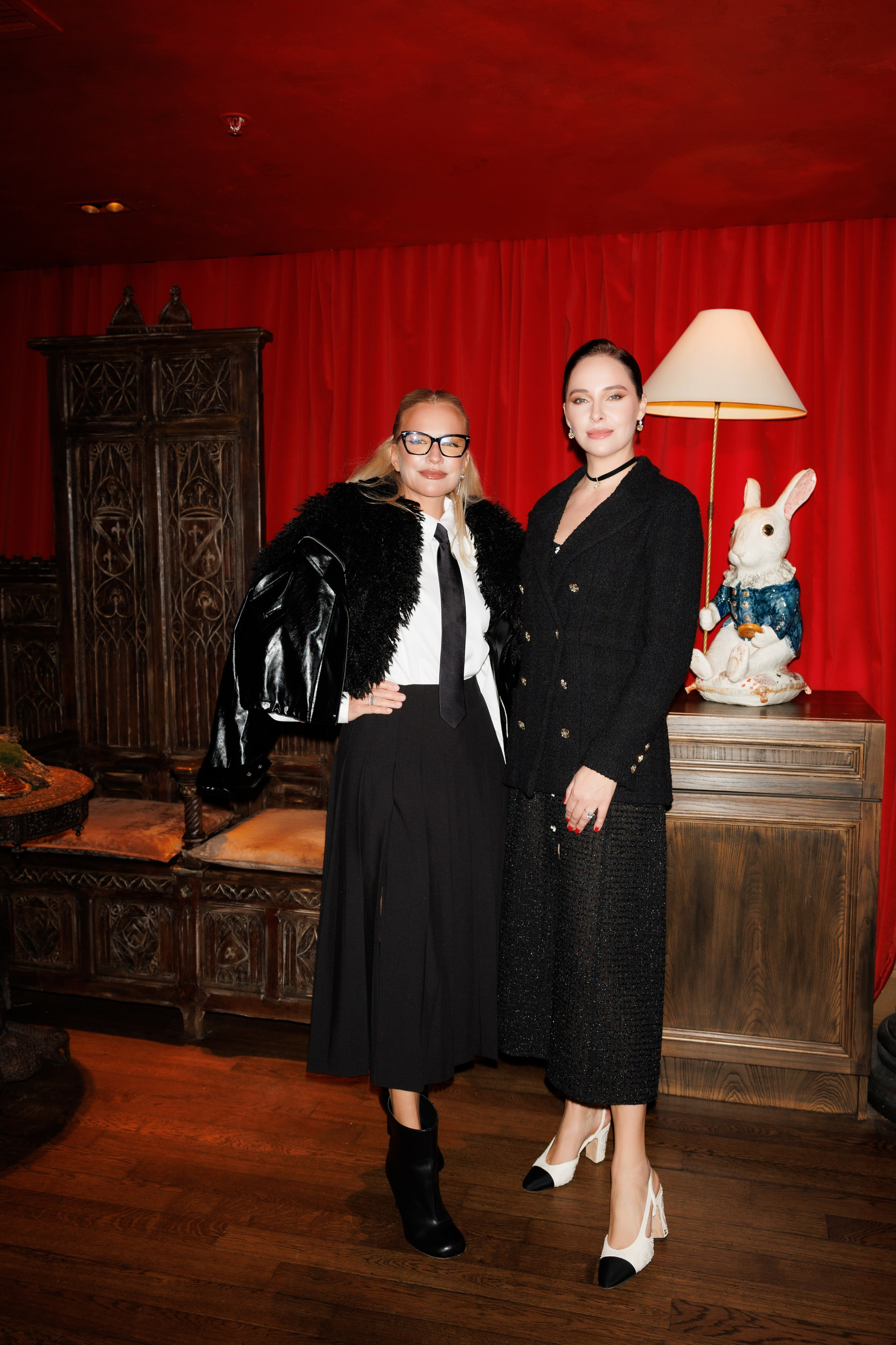 Виктория Шелягова и Ирина Зарькова на Дне Рождения ресторана «White Rabbit» Белый Кролик