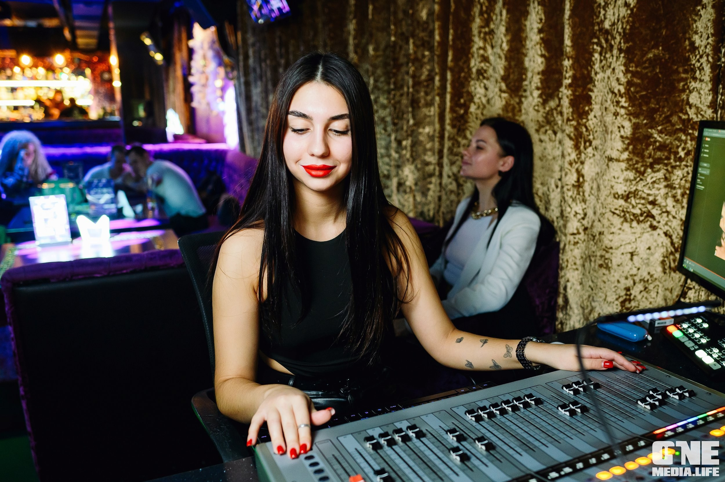 Фоторепортаж из караоке-клуба Эйфория. One Media Life: фоторепортажи, фотоотчеты с мероприятий и заведений