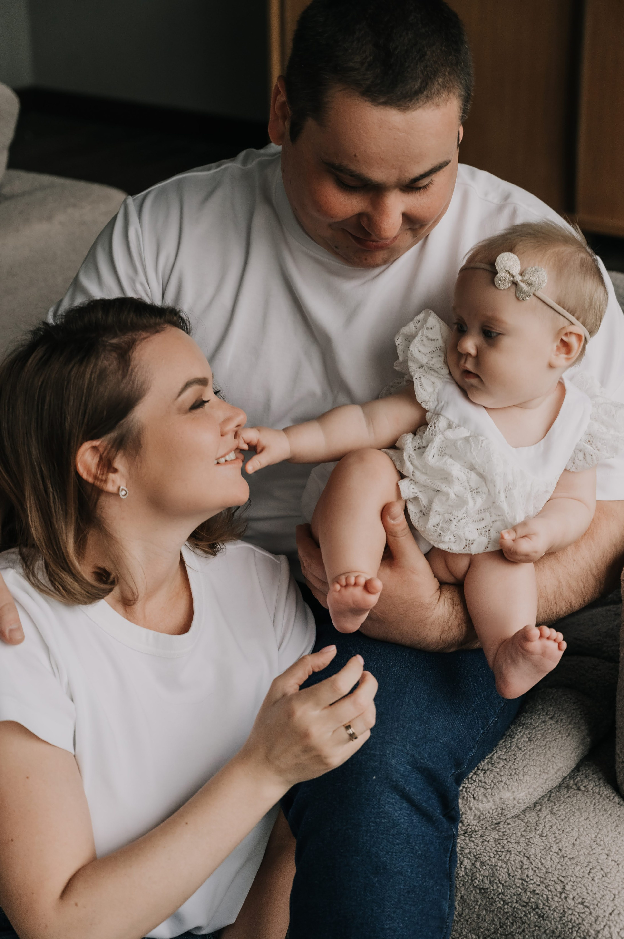 Семейная съемка. Профессиональный фотограф беременности в СПБ. Стильные фотосессии беременности в стиле минимализм и классическая фотография