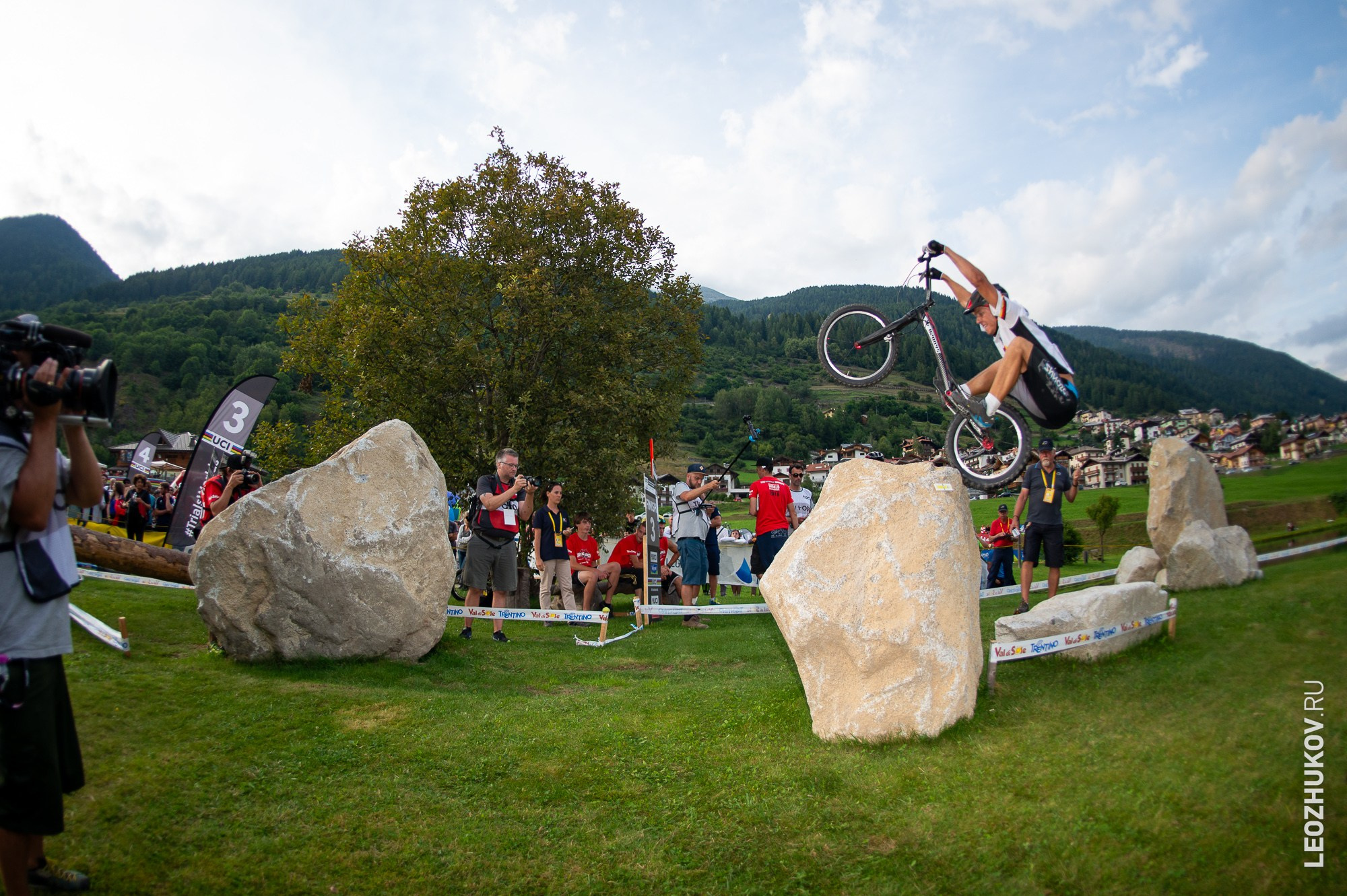 UCI Trials World Championships 2016 — finals. Sports photographer Leonid Zhukov