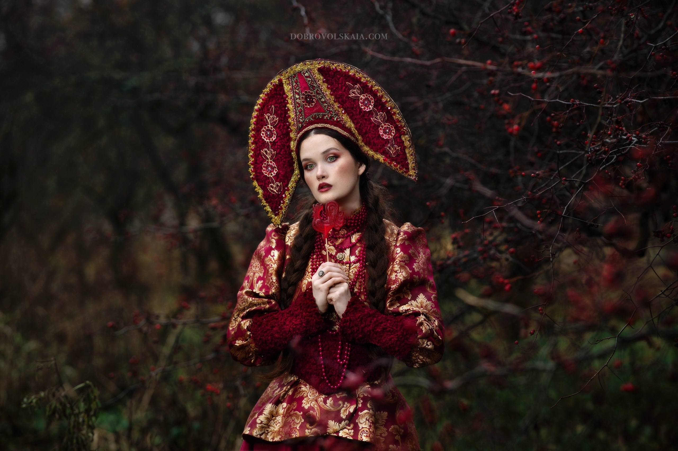 Сударыня. Русские народные костюмы в Москве