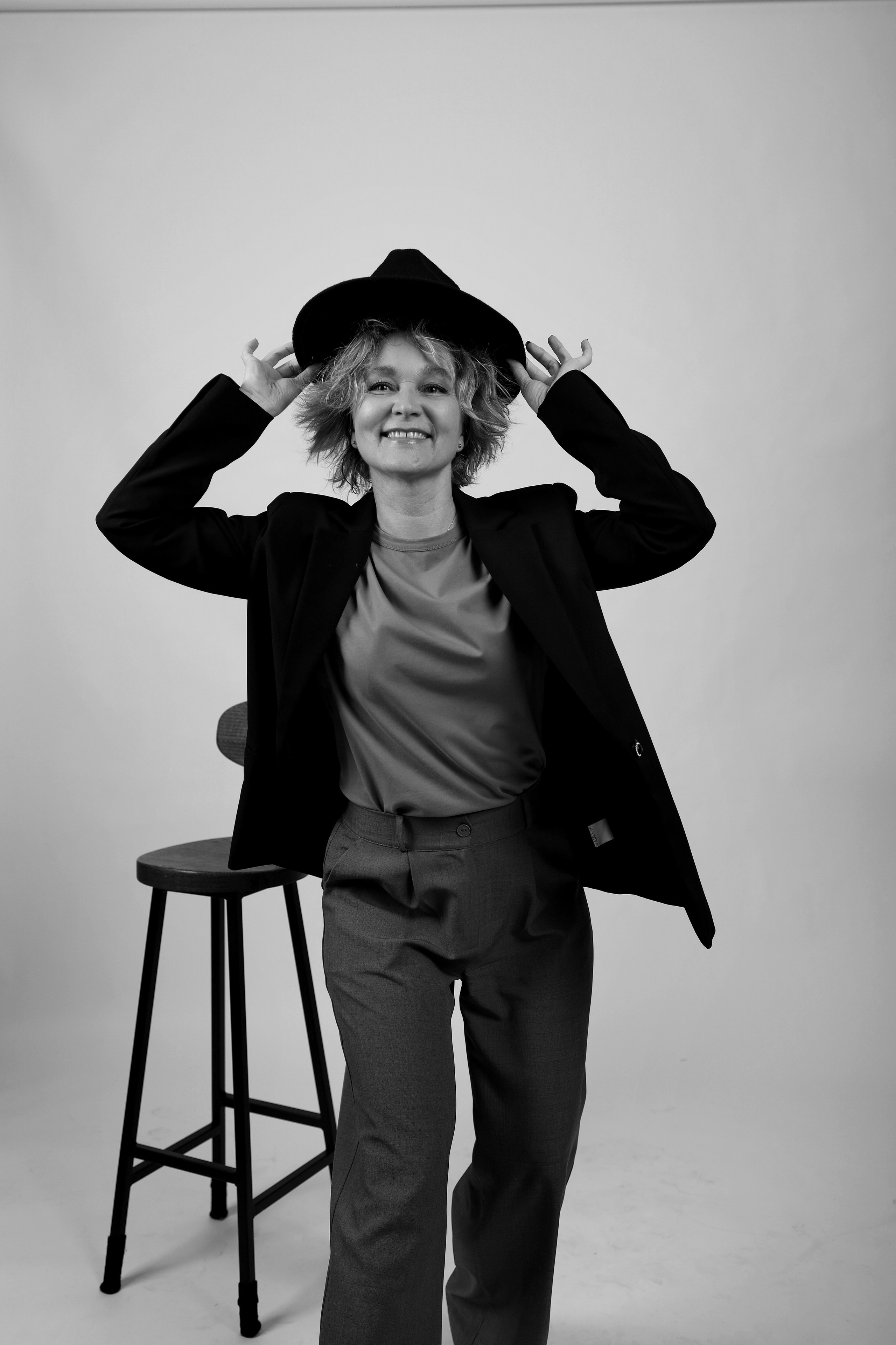 Селфи-студия «STORIES» профессиональная фотосессия без фотографа в Одинцово