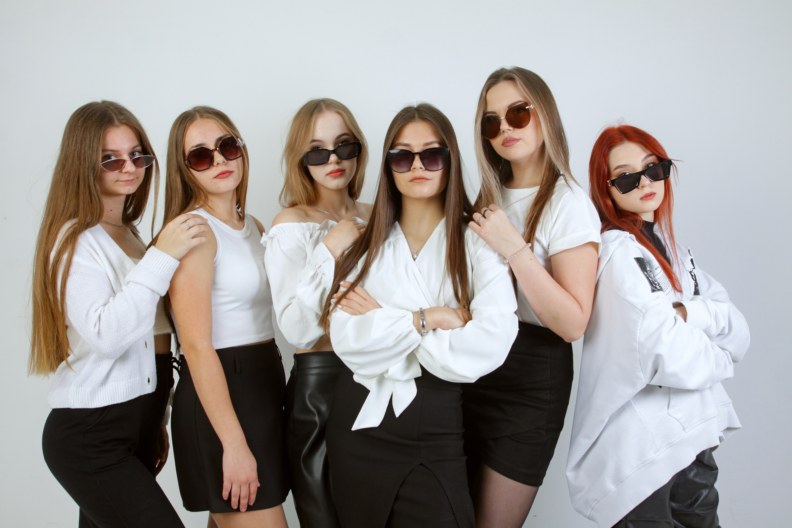 Съемка старшеклассников в студии «СОВА» г. Таганрог. Выпускные альбомы в Таганроге и Ростовской Области