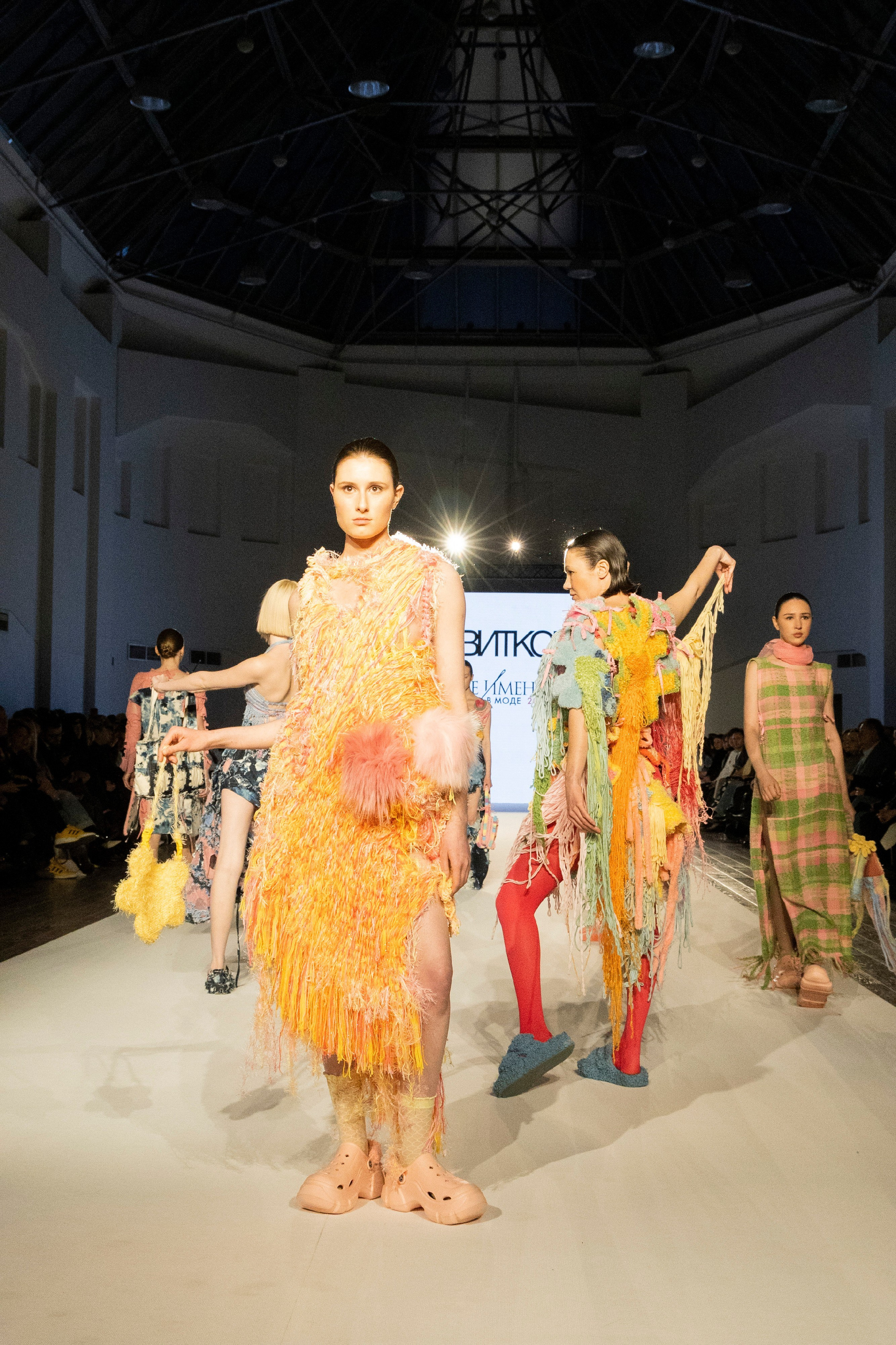 ДЛТ Собака.ru показ победителей конкурса «Новые имена в моде 2025». FOTOFAQ SKOOL г. Санкт-Петербург: очные, дистанционные и онлайн курсы фотографии