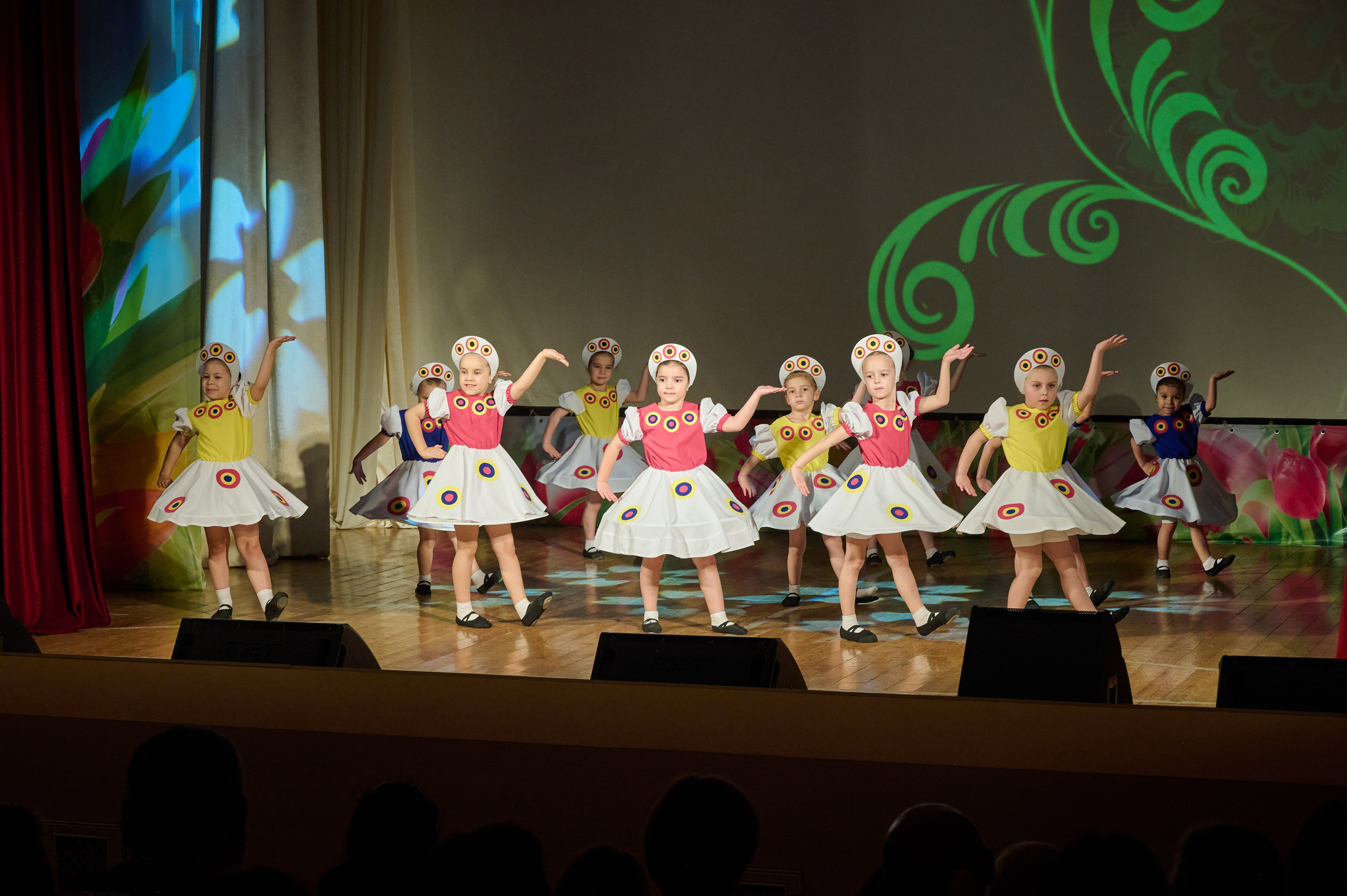 8 марта ДК Кабардинка. Жизнь курорта Кабардинка в фотографиях