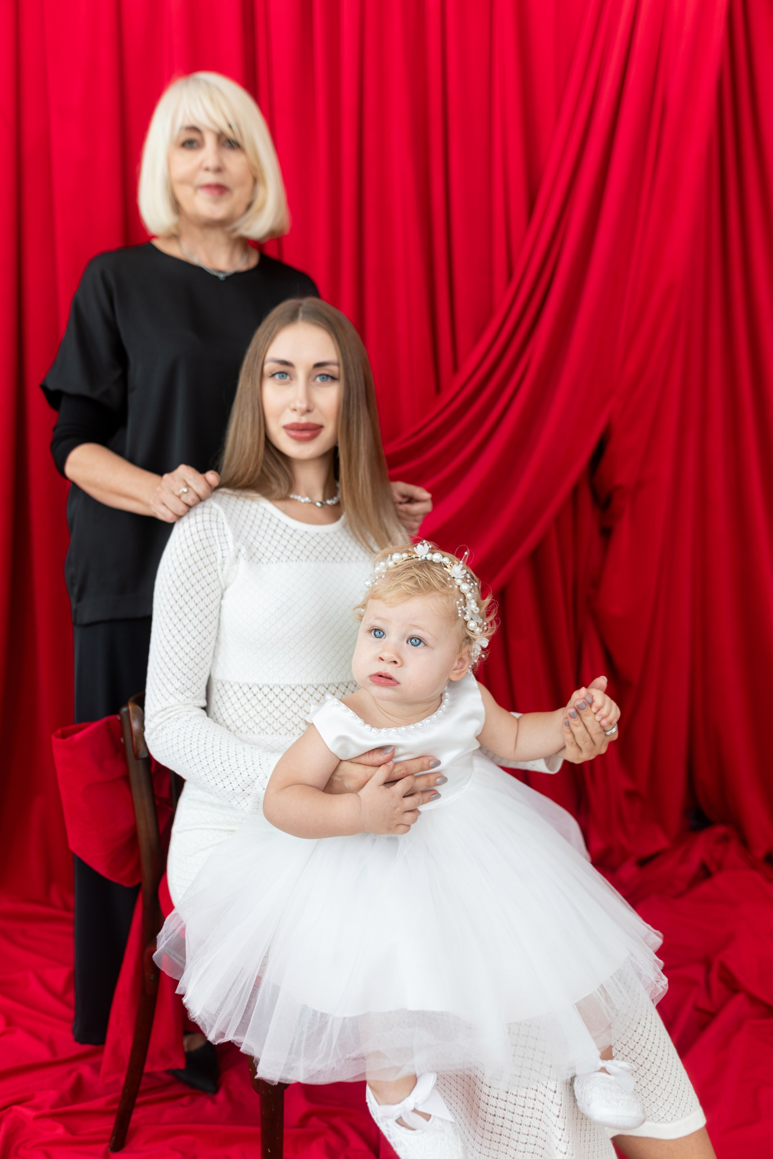 Семейная съемка для Яны и Дани в интерьере. Дмитрий Шульгин, портретный фотограф в Воронеже