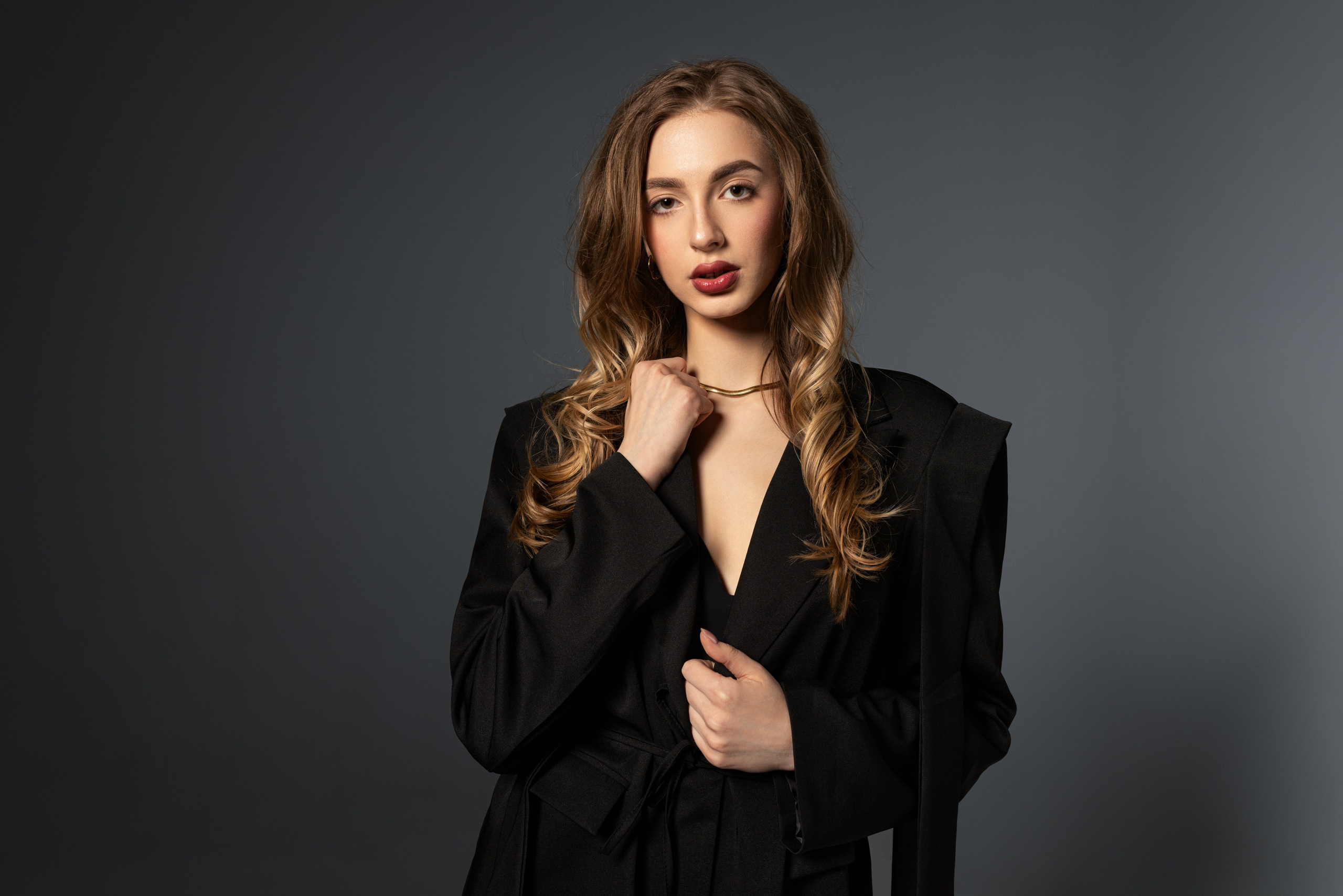 Студийная съемка на циклораме с импульсным светом с Ксенией для «себя». Дмитрий Шульгин, портретный фотограф в Воронеже