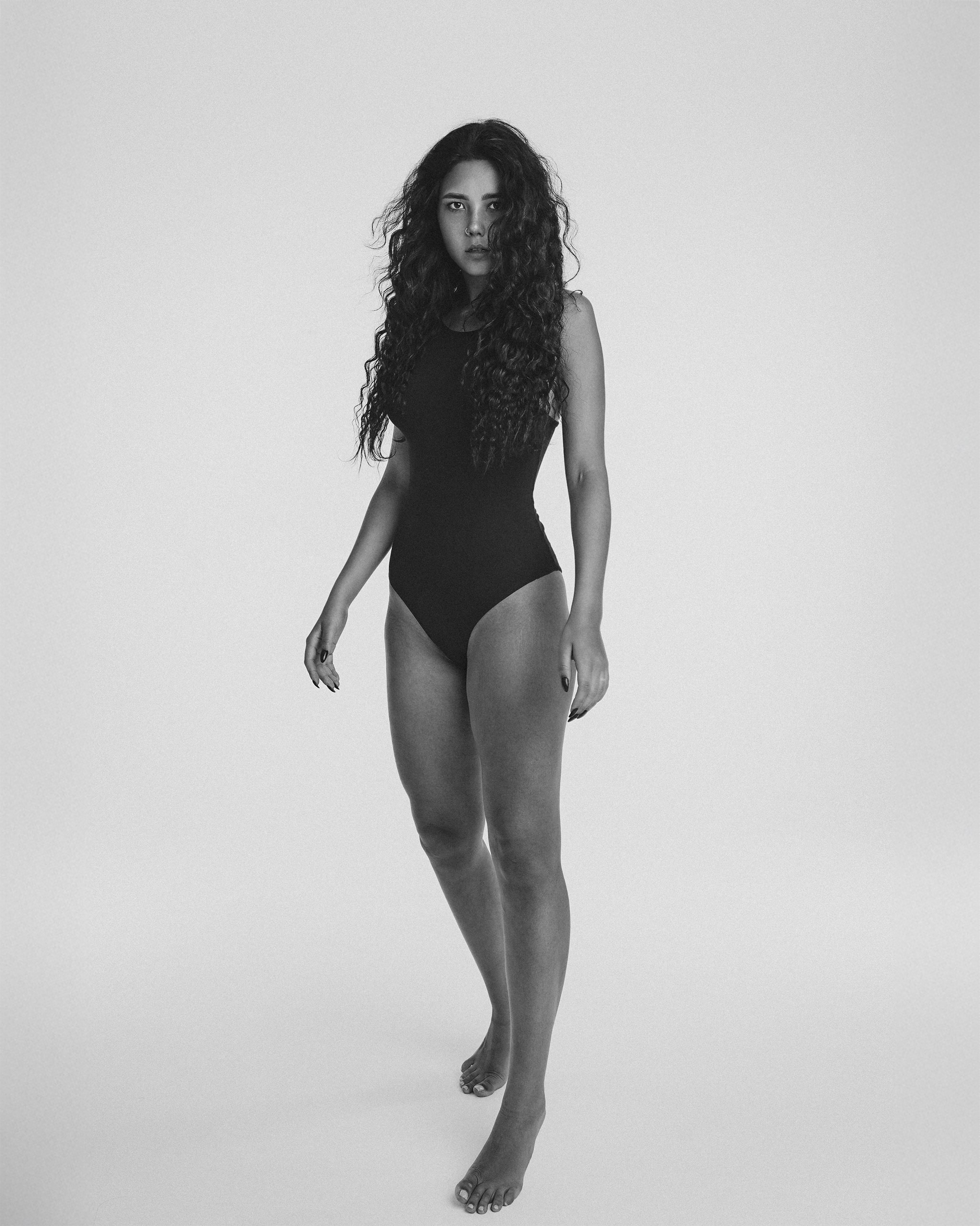 Women’s portrait studio photoshoot by Anton Avanzato