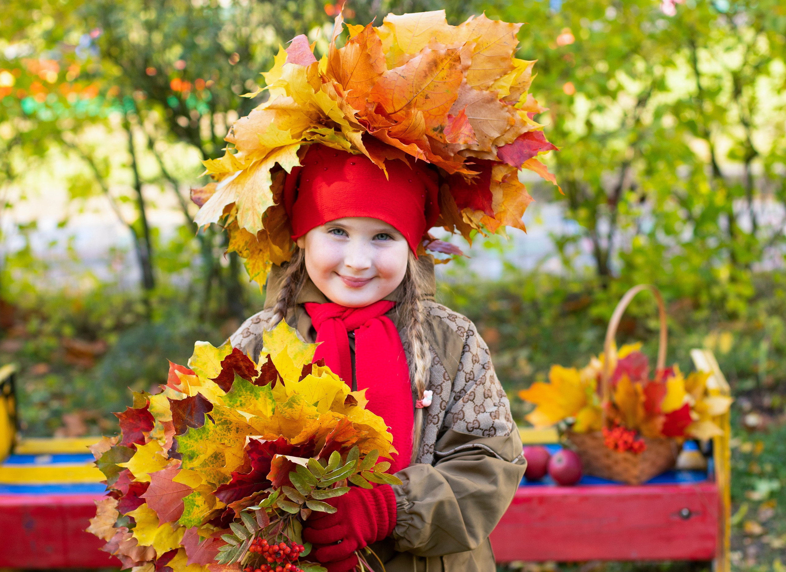 фотосессия золотой осенью для выпускного альбома