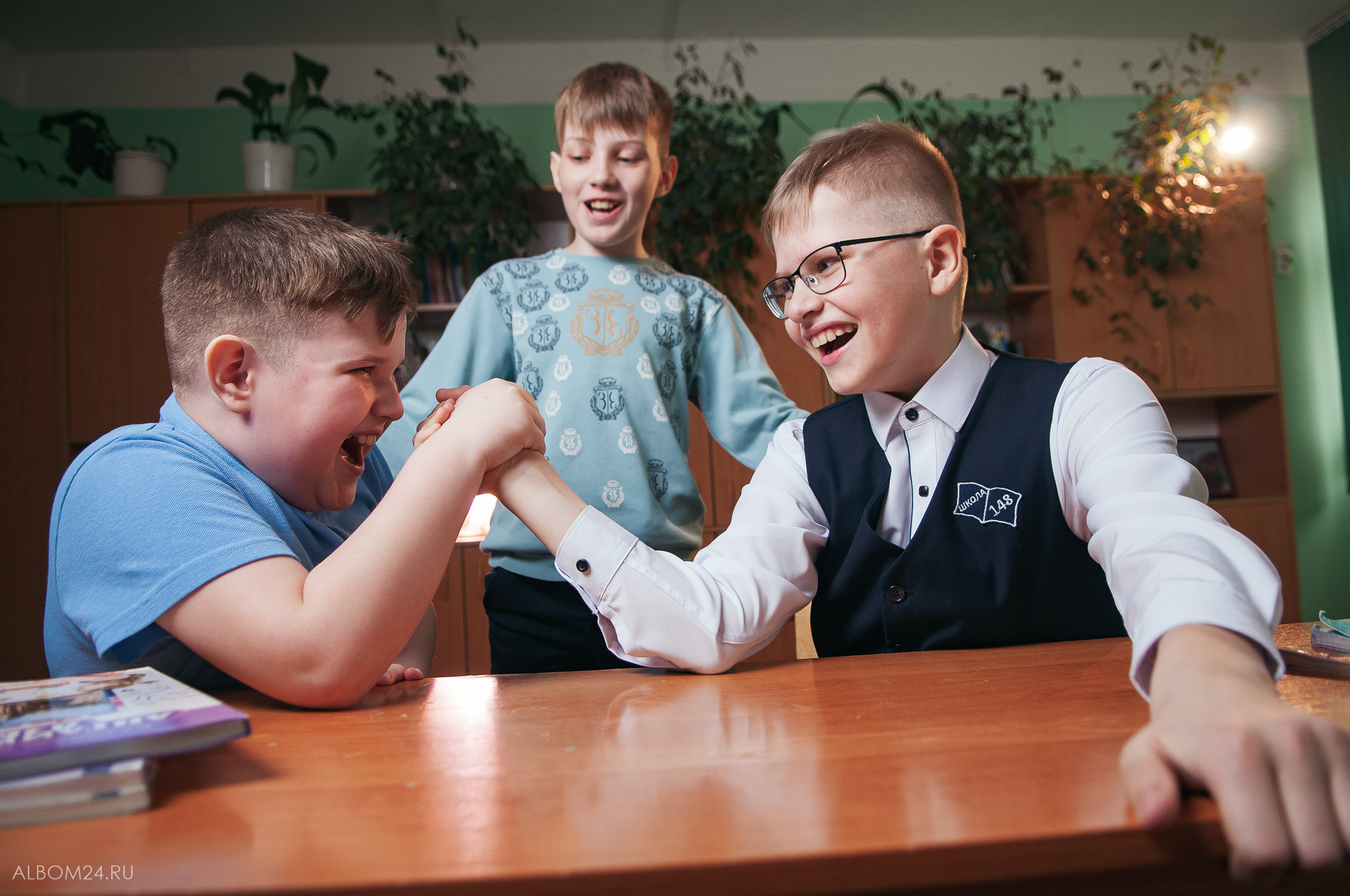 Съемка на выпускной альбом Школа № 148, 4В. Выпускные альбомы и фотосъемка в Красноярске