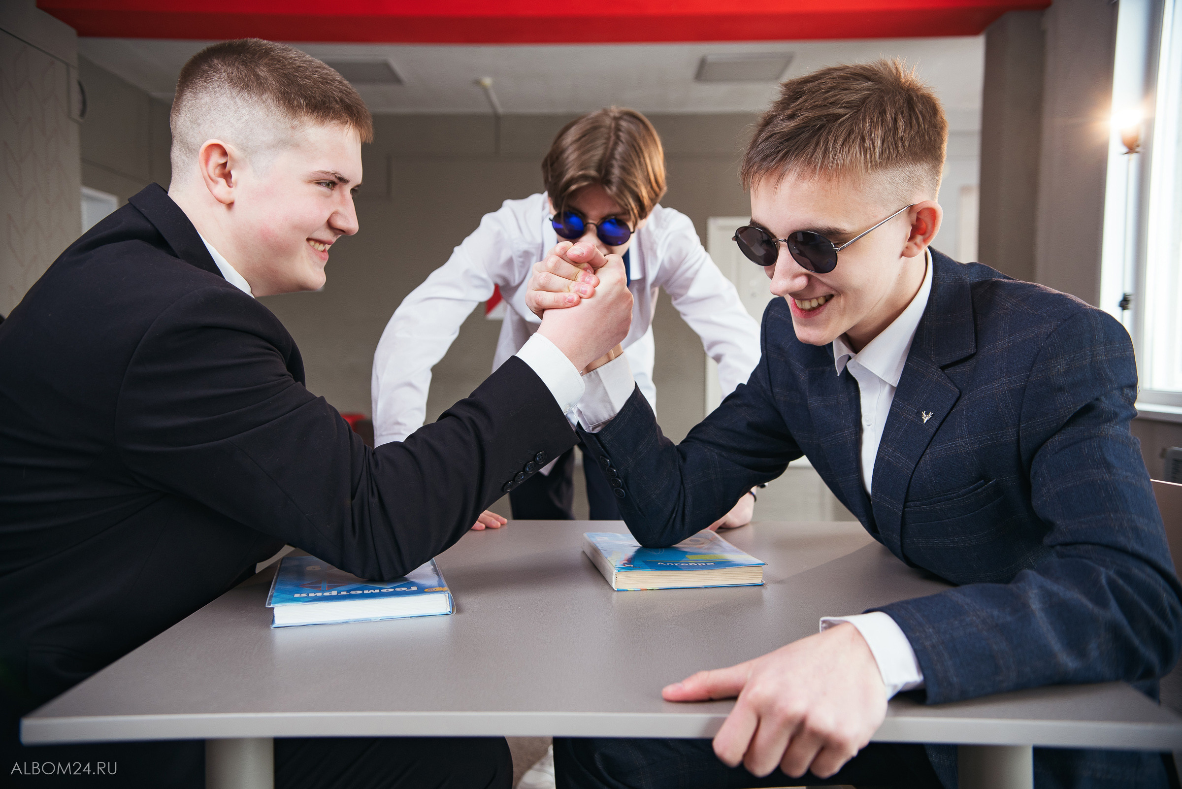 Съемка на выпускной альбом Солонцовская школа 9В. Выпускные альбомы и фотосъемка в Красноярске