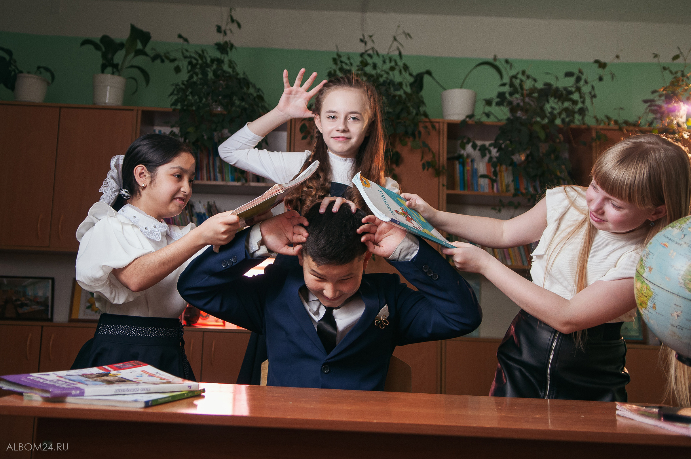 Съемка на выпускной альбом Школа № 148, 4В. Выпускные альбомы и фотосъемка в Красноярске