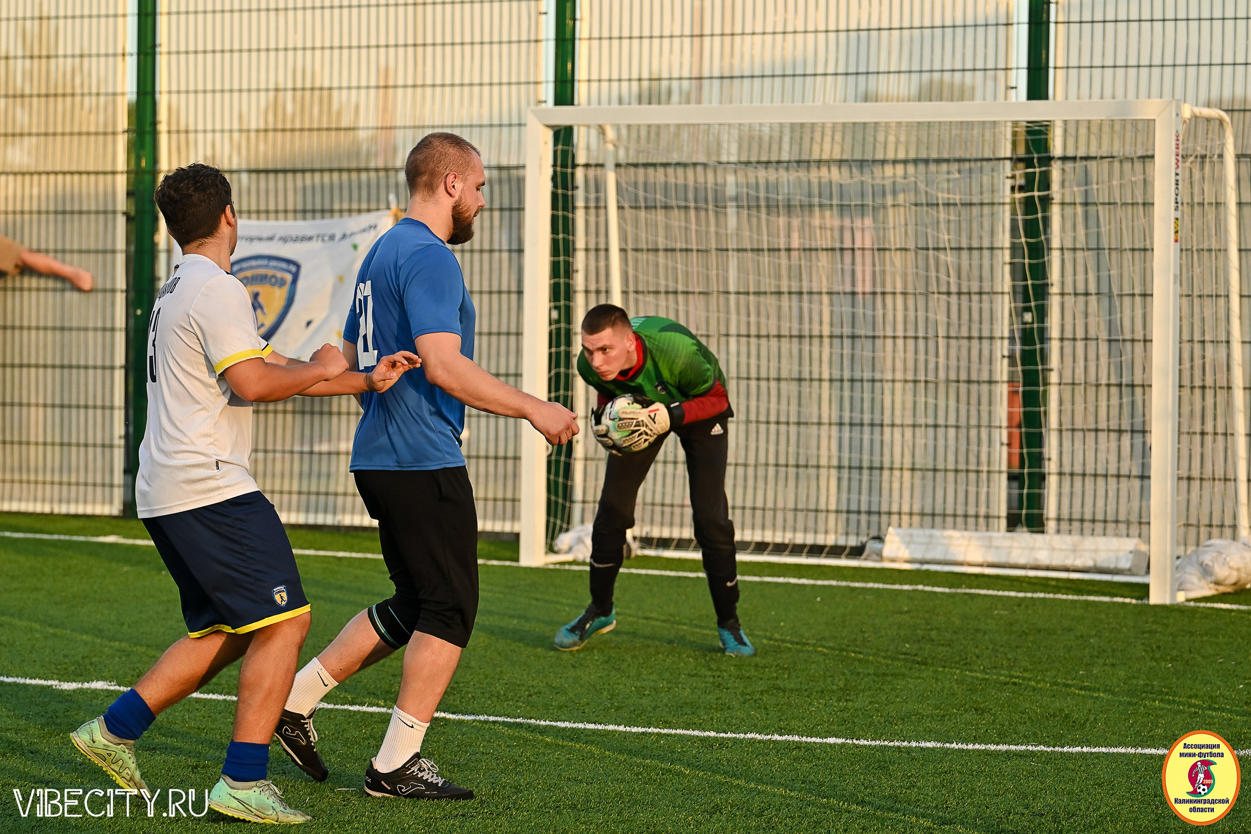 ИГРЫ МИНИ-ФУТБОЛЬНОЙ И КОРПОРАТИВНОЙ ЛИГИ. VIBECITY.RU Вайб Сити Ру Фоторепортажи Фотоотчеты Калининград