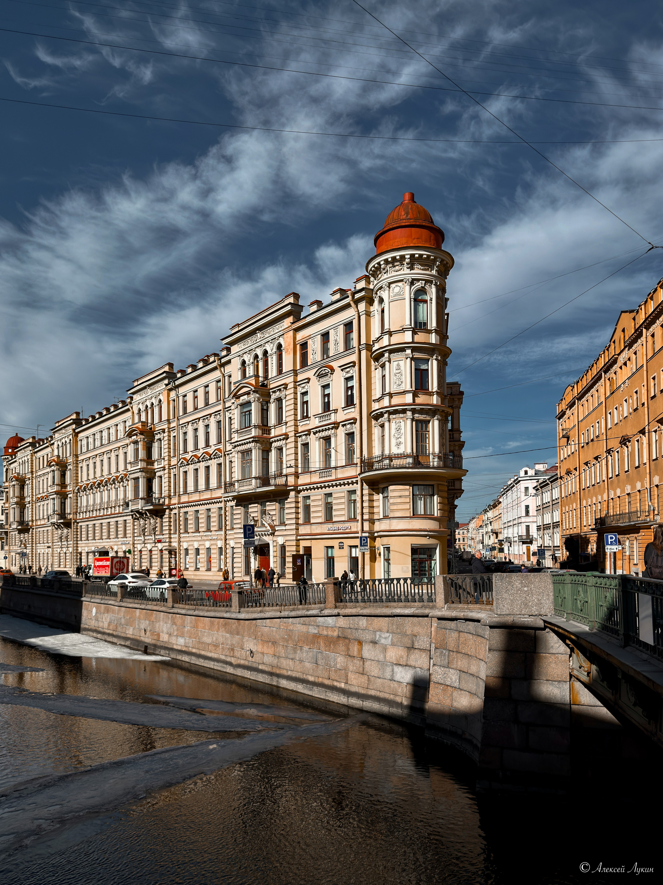 Фотографии Санкт-Петербурга на телефон. Фотограф Алексей Лукин. Профессиональная фотосъёмка в Санкт-Петербурге. Обработка и Ретушь фотографий