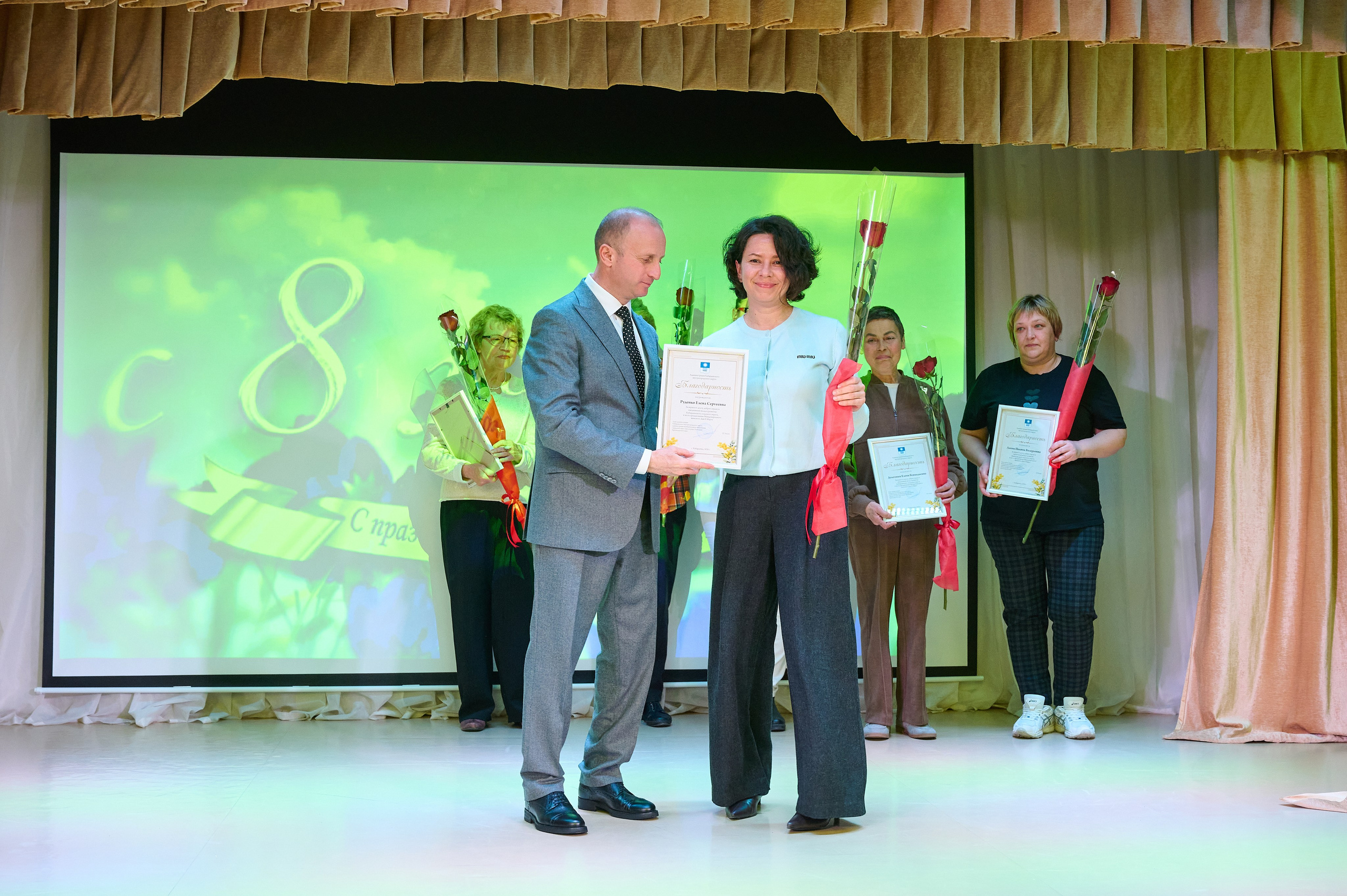 8 марта в Виноградном. Жизнь курорта Кабардинка в фотографиях
