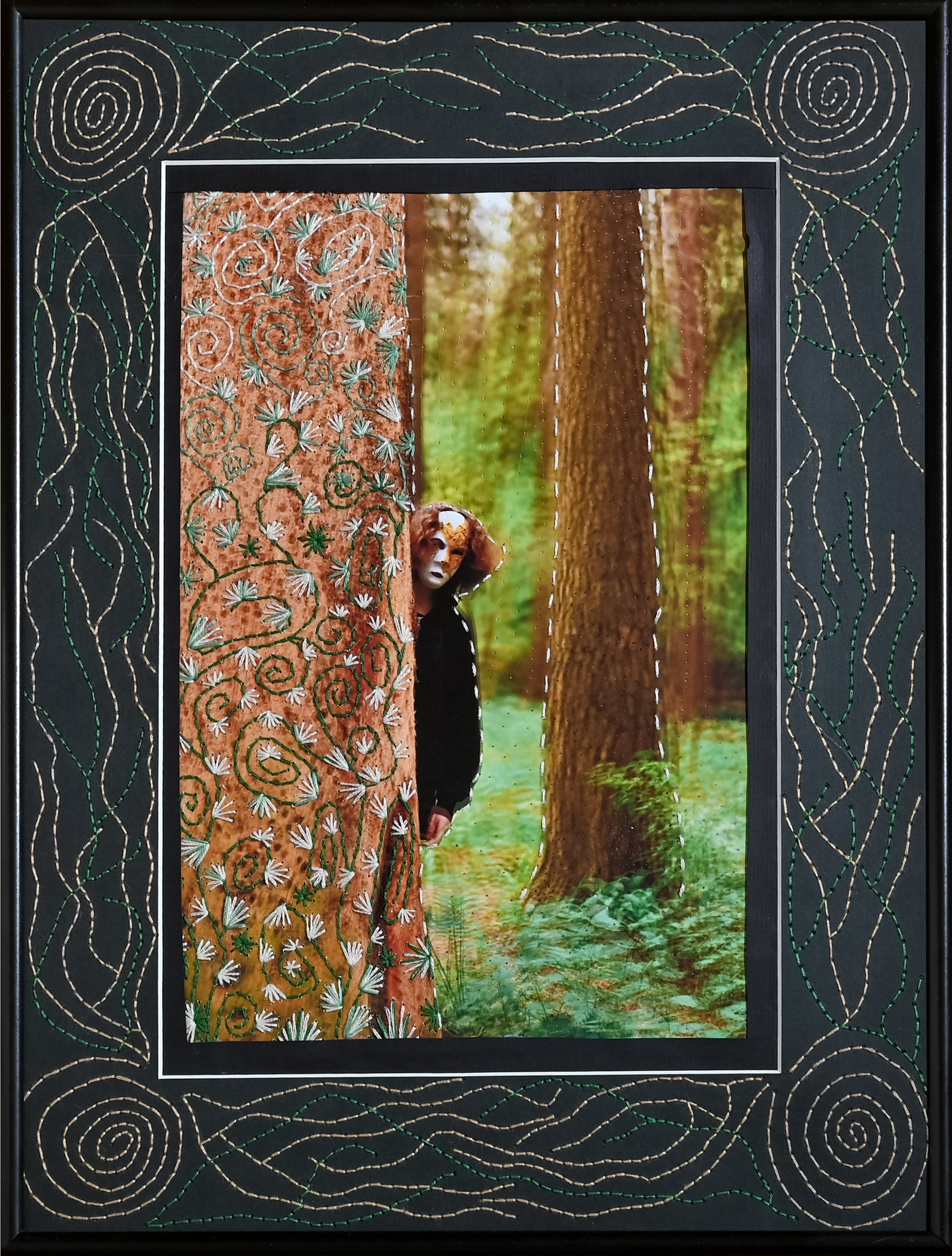 2023-2025. Лепрекон - в ирландском фольклоре озорной фейри, хранящий золото. Размер 30 см на 40 см. Вышивка по фотографии. Цена по запросу