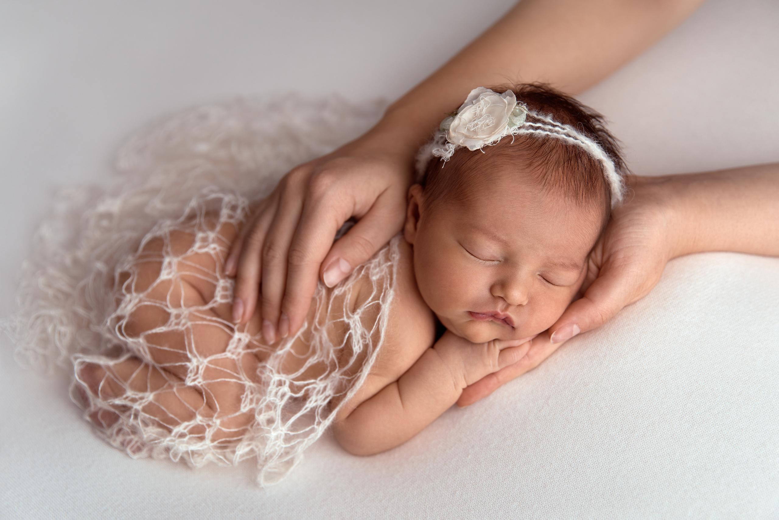 Профессиональный фотограф новорождённых в Москве Елена Сатюкова