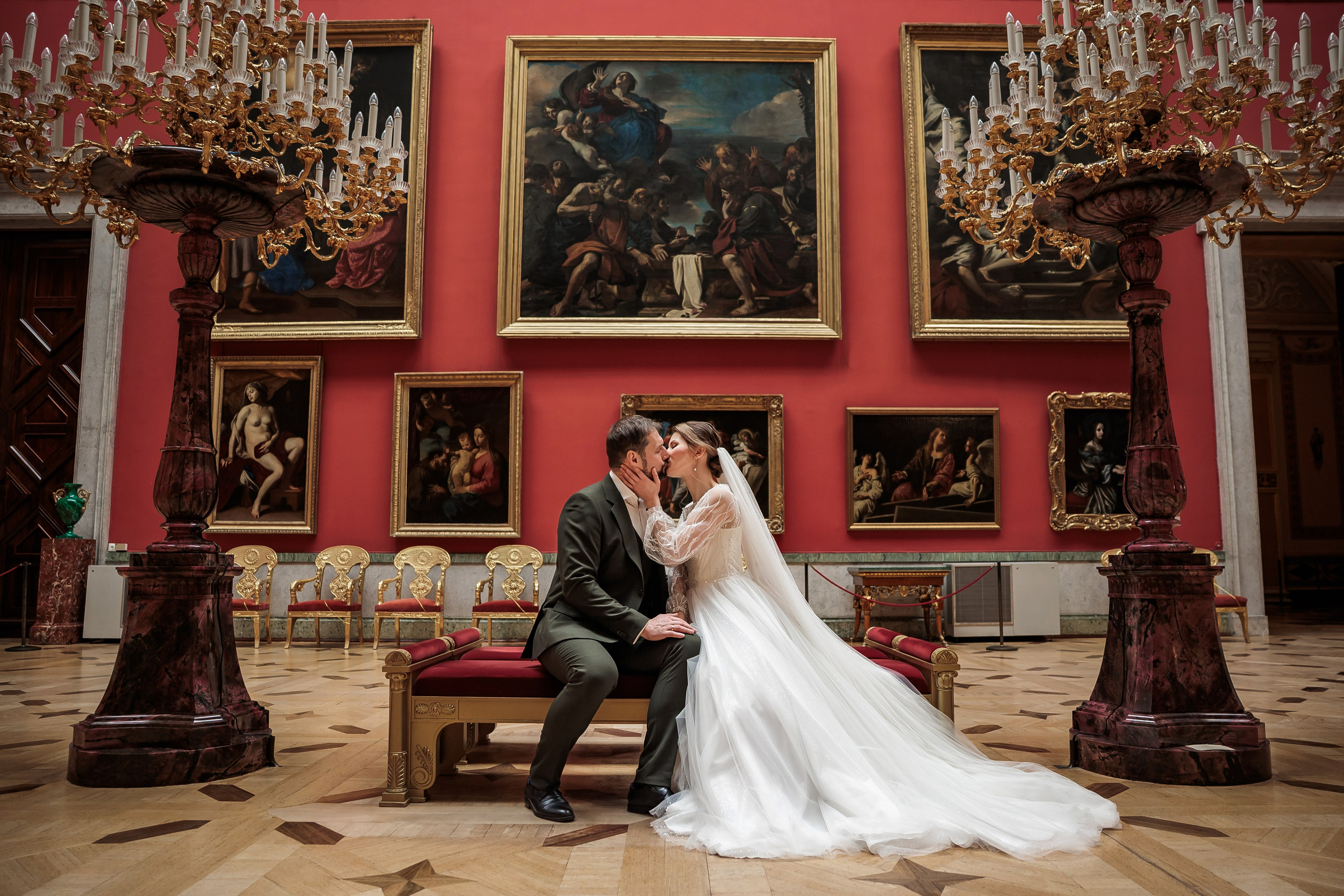 Свадебная фотосессия в Эрмитаже — заказать в Спб