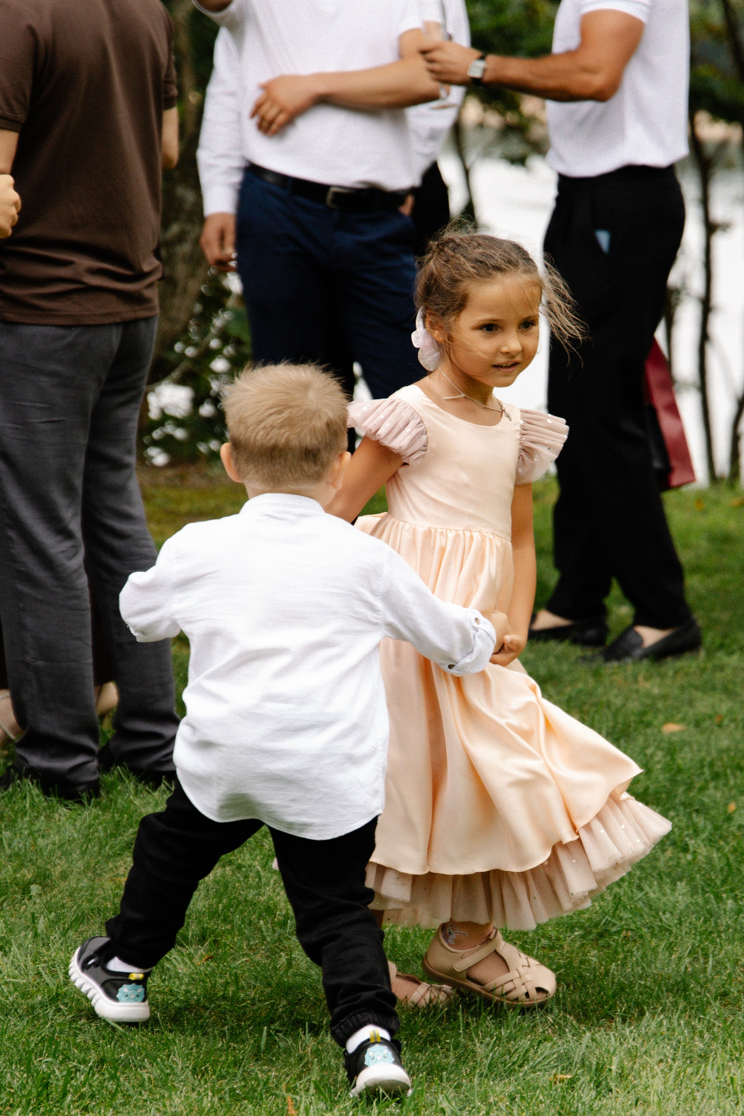 Я создаю профессиональные фотографии, которые сохраняют эмоции, детали и атмосферу вашего праздника. Свадебный фотограф во Владивостоке
