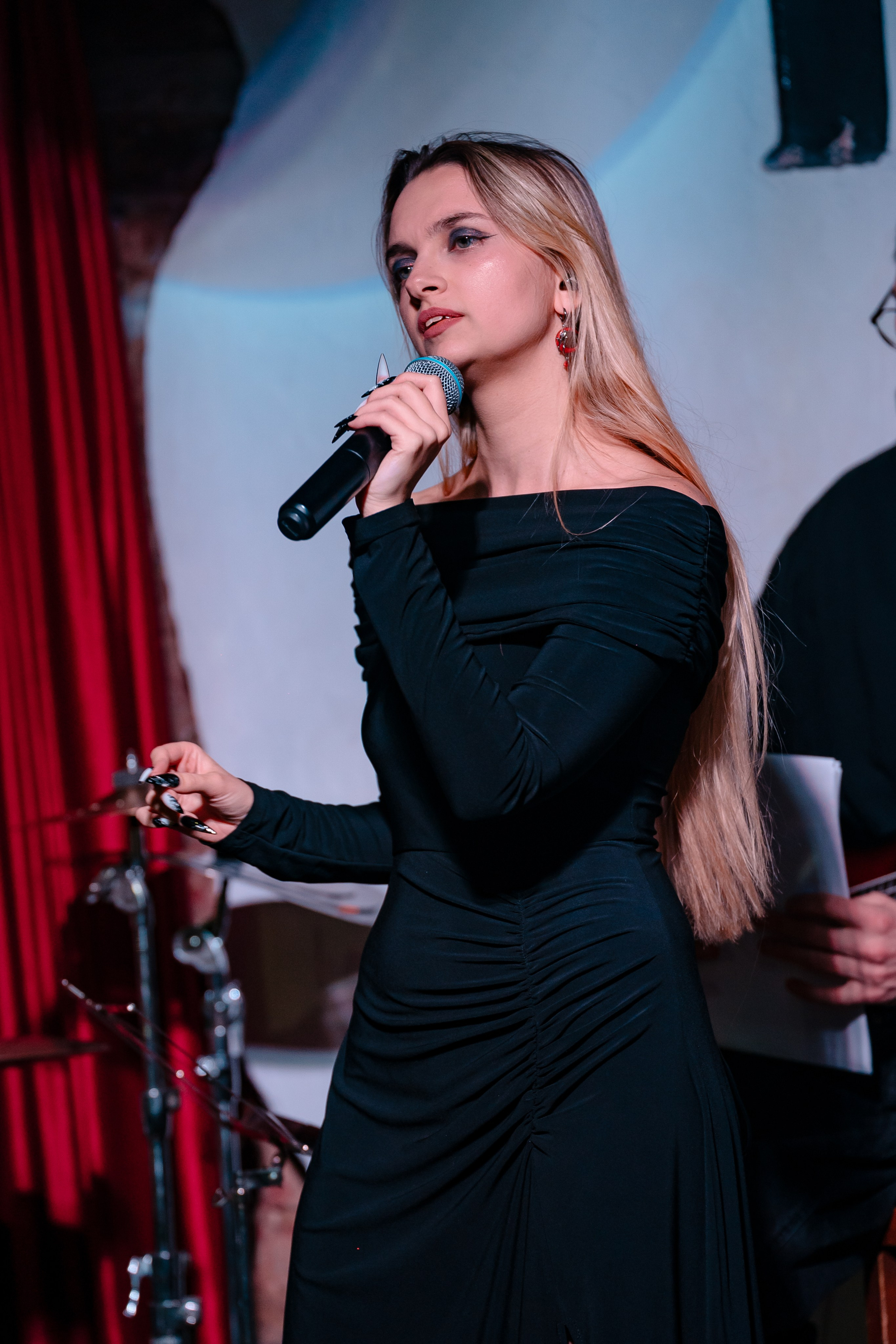 Леона Валерьевна | уроки вокала. Леона Молотова | Царевна Север | ex. Stories Band