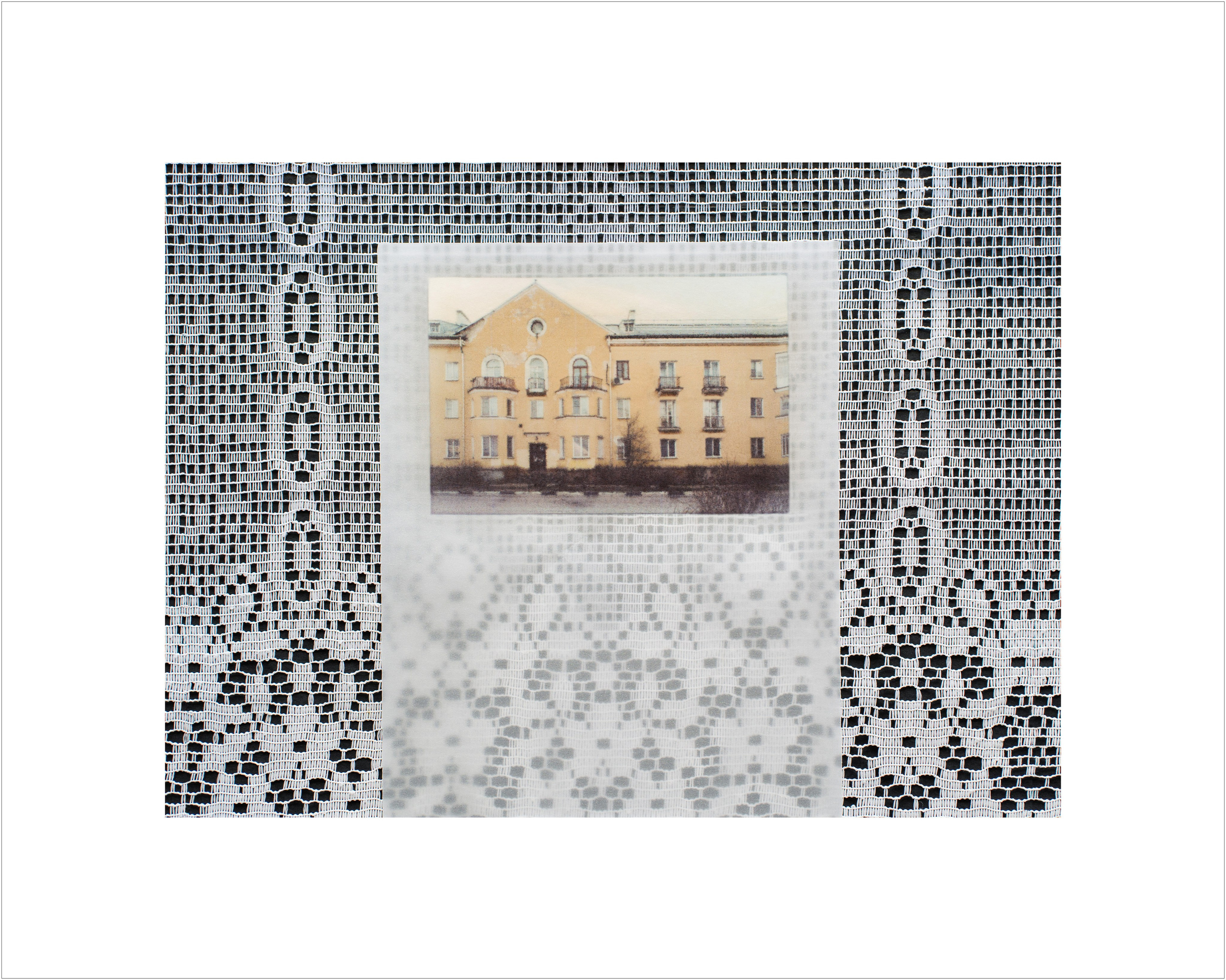 Проект о старых домах. Занавешенное окно. Tatiana Mishchenko