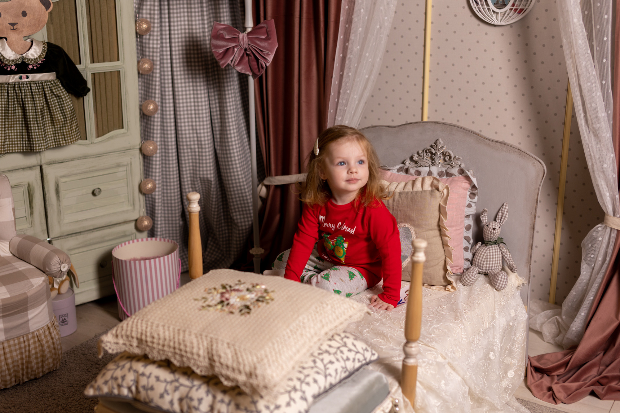 Студийная детская фотосессия. Фотограф в Оренбурге. Профессиональный фотограф