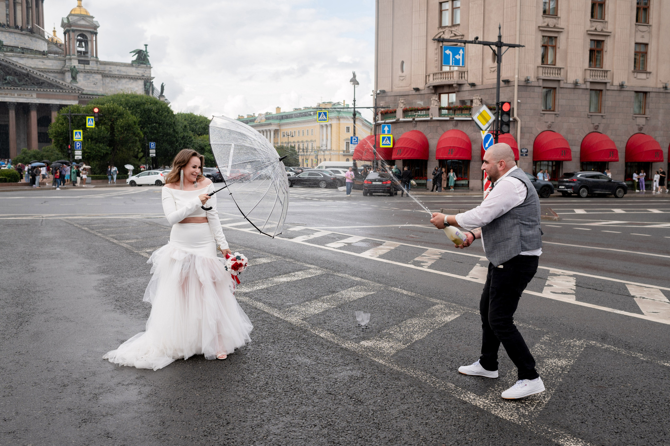 Экстравагантная свадебная фотосессия Светланы и Славы по нетрадиционным и оригинальным местам для свадебной прогулки в Санкт-Петербурге. Портретный, семейный и свадебный фотограф в Санкт-Петербурге и в Пушкине Ширяев Денис