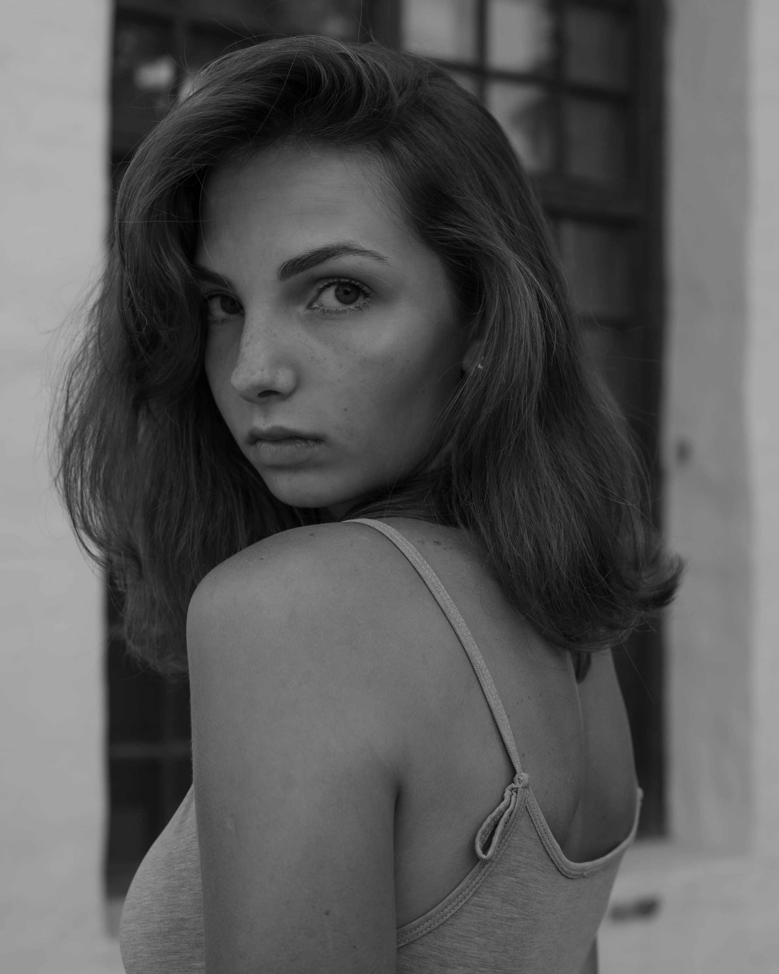 Аня. Женский фотограф. Создатель украшений ручной работы. Модель
